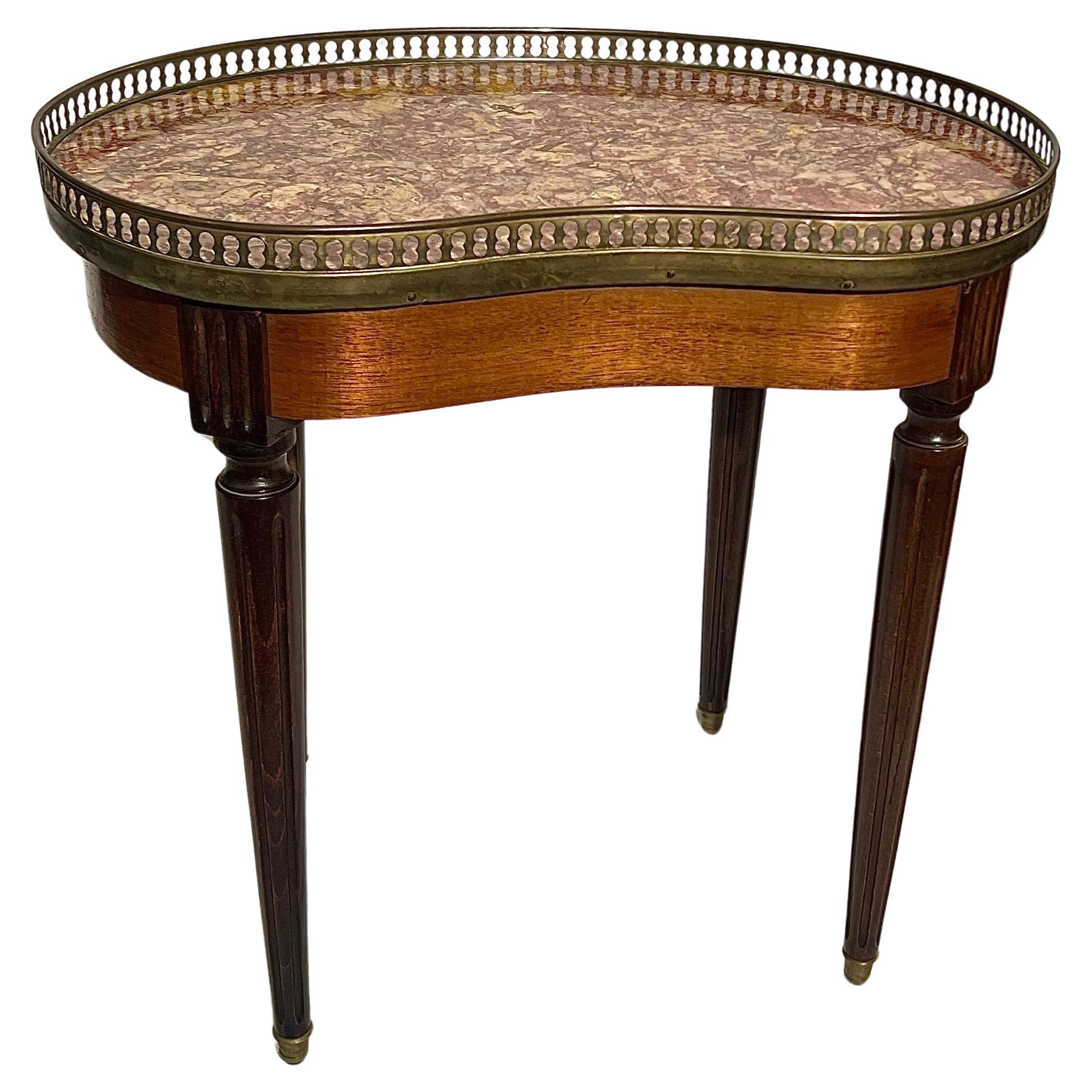 Antique French Marble Top Kidney-shaped Table, Circa 1910-1920. In Good Condition For Sale In New Orleans, LA