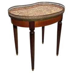 Antiker französischer knöchelförmiger Tisch mit Marmorplatte, ca. 1910-1920.