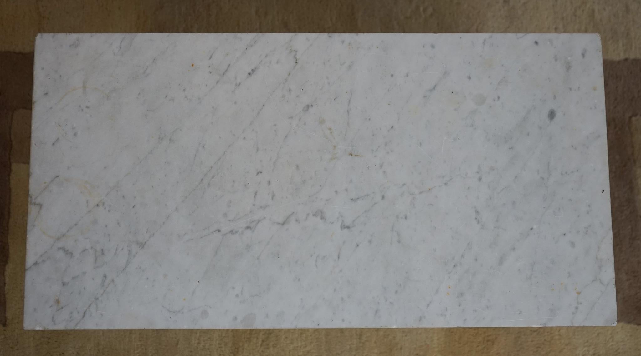 Plateau en marbre français ancien  Table basse en vente 1
