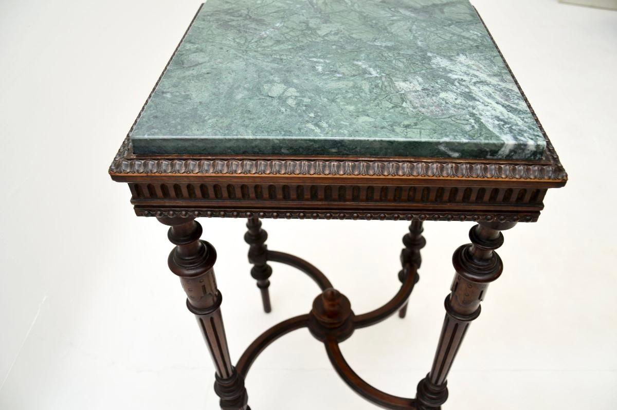 Table d'appoint française ancienne à plateau en marbre Bon état - En vente à London, GB