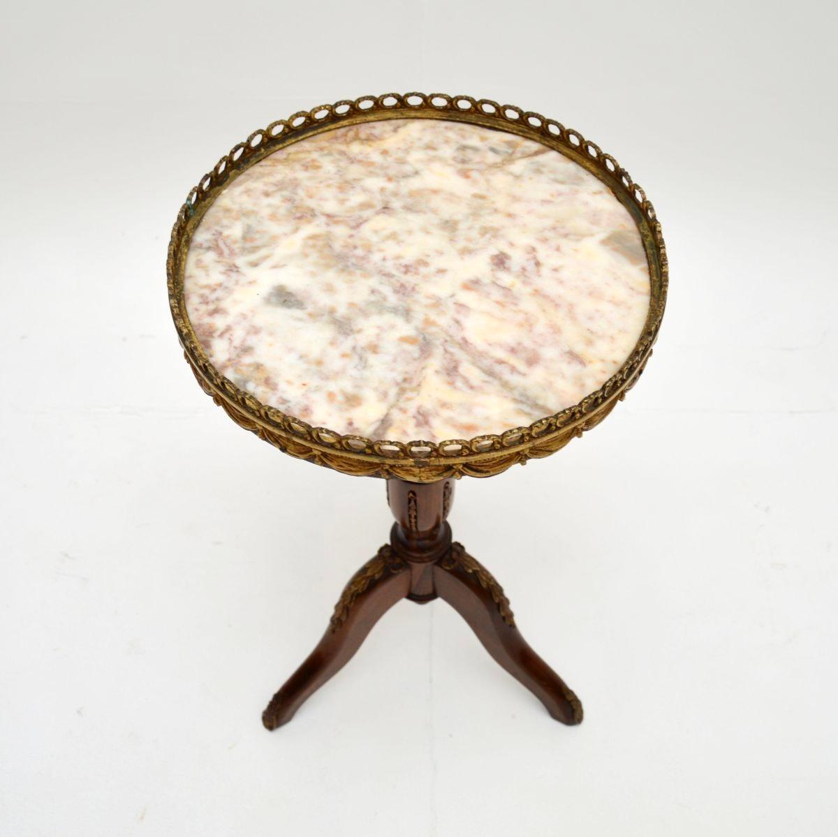 Antiker französischer Weintisch mit Marmorplatte (Louis XVI.) im Angebot