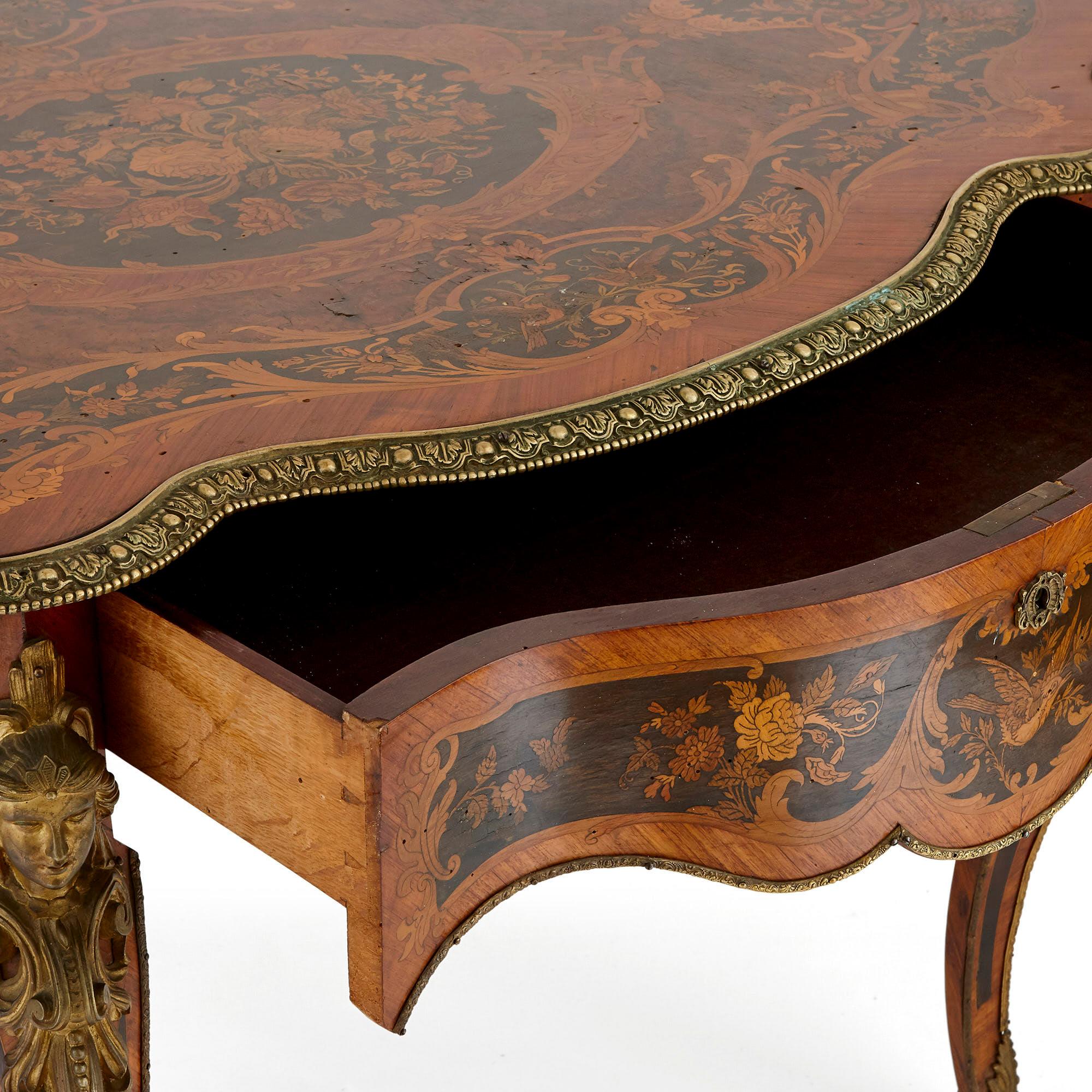 Antiker französischer Mitteltisch mit Intarsien und vergoldeter Bronze (Napoleon III.) im Angebot