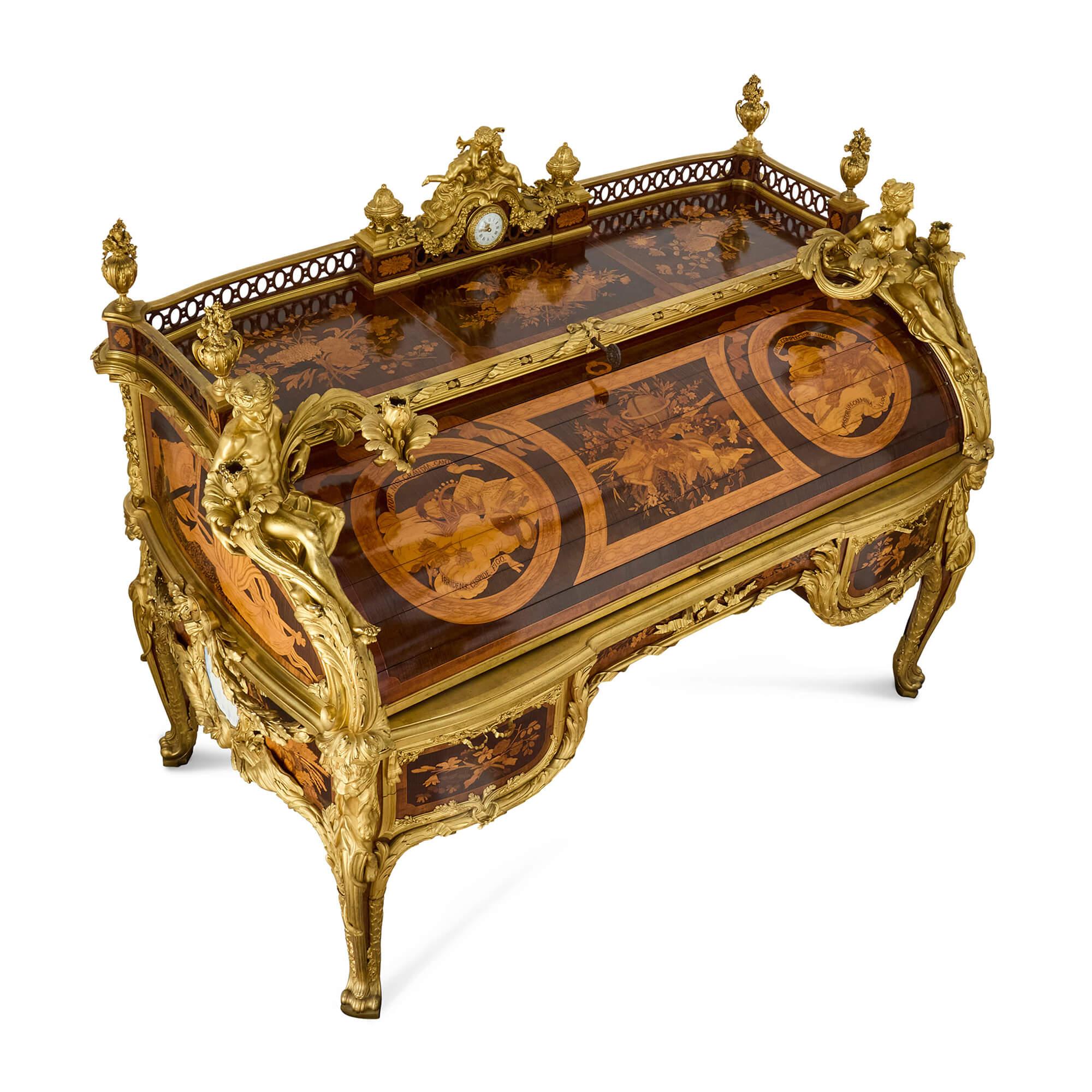 Moulage Bureau du Roi en marqueterie, bronze doré et jaspe d'époque de Beurdeley en vente