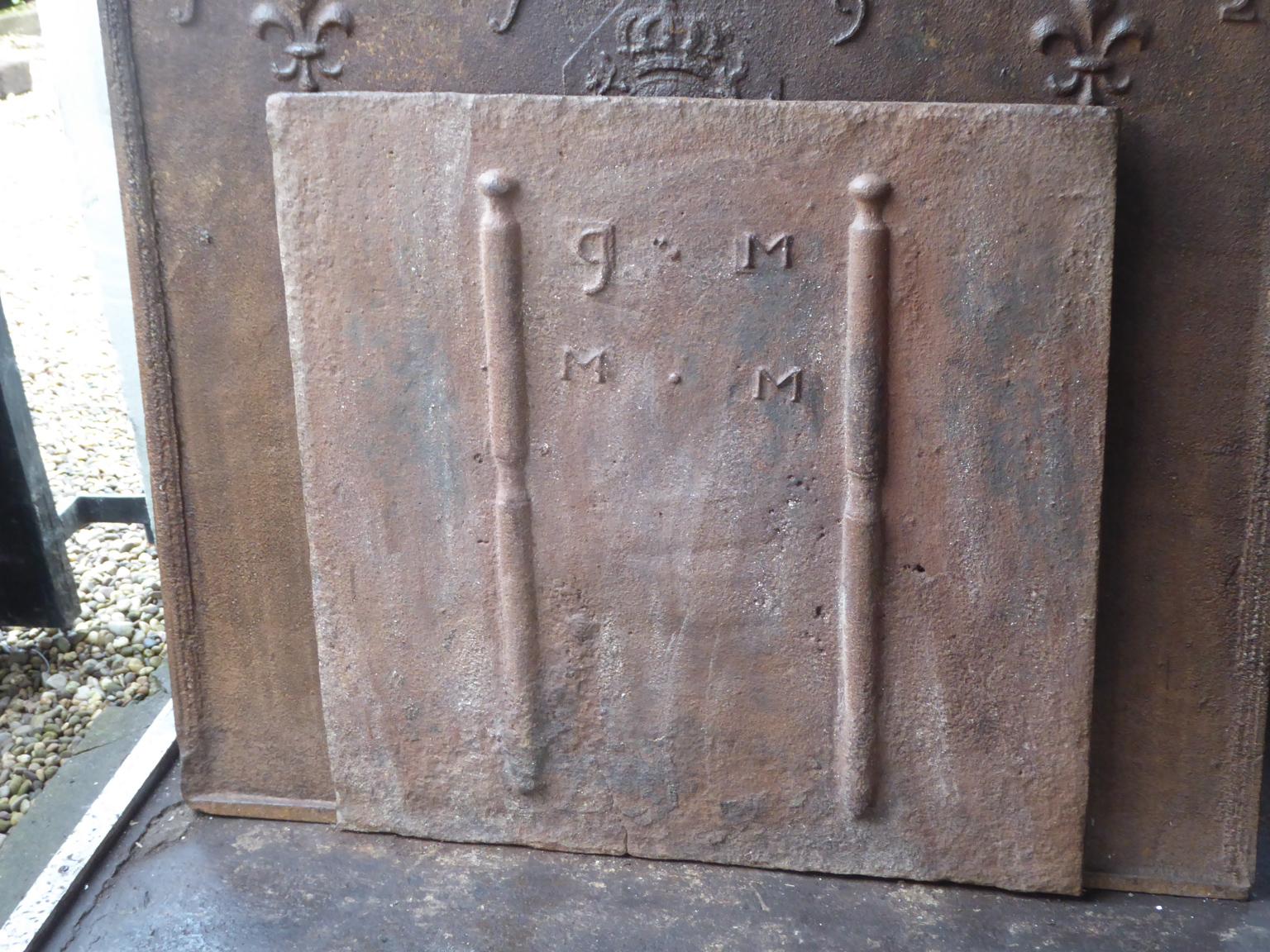 Louis XV Plaque de cheminée française ancienne Marriage, 18ème siècle en vente