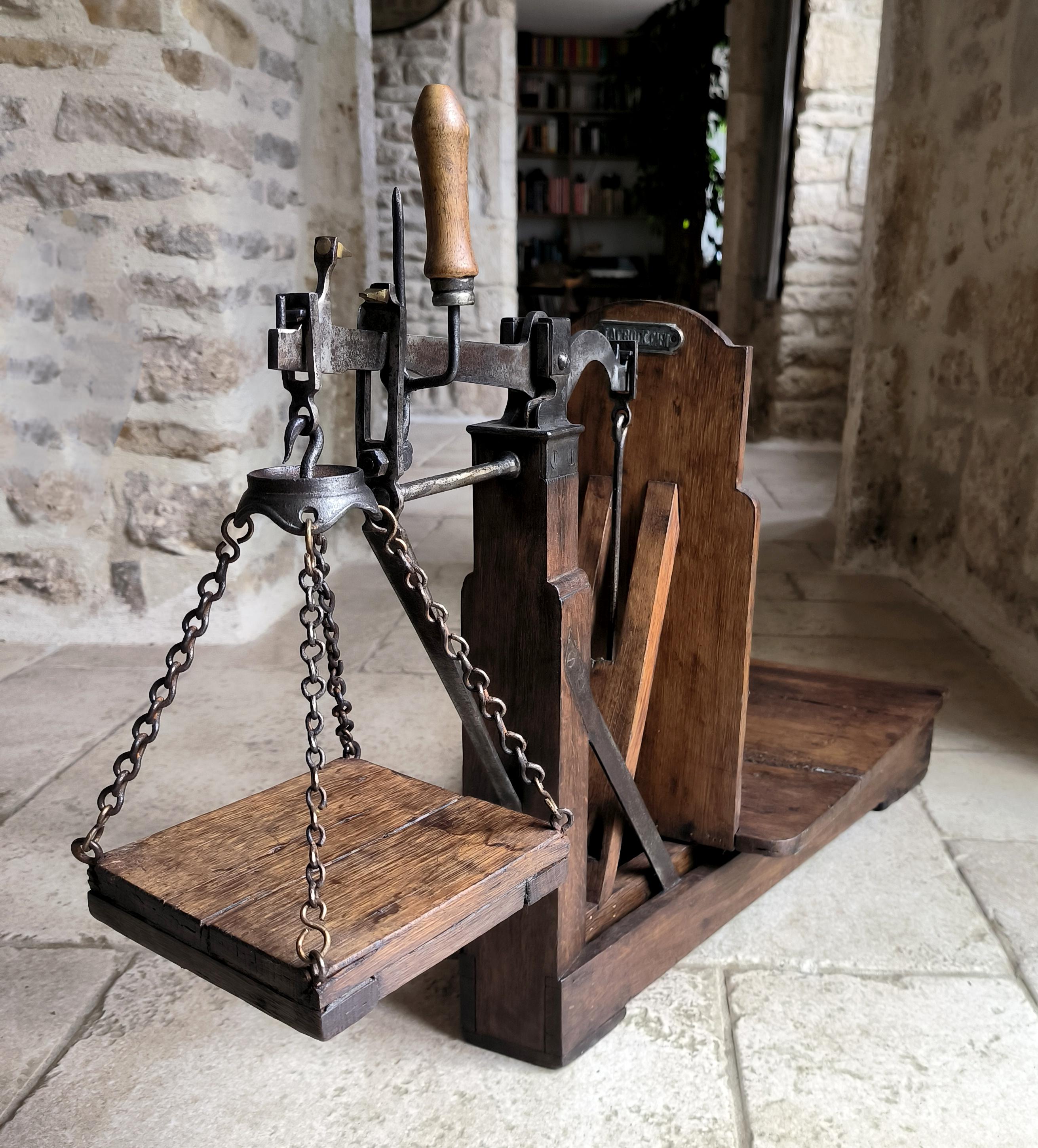 Balances décimales antiques, françaises, de mercantilisme pour les graines et les grains. Circa fin des années 1800 Bon état - En vente à CARENTAN-LES-MARAIS, FR