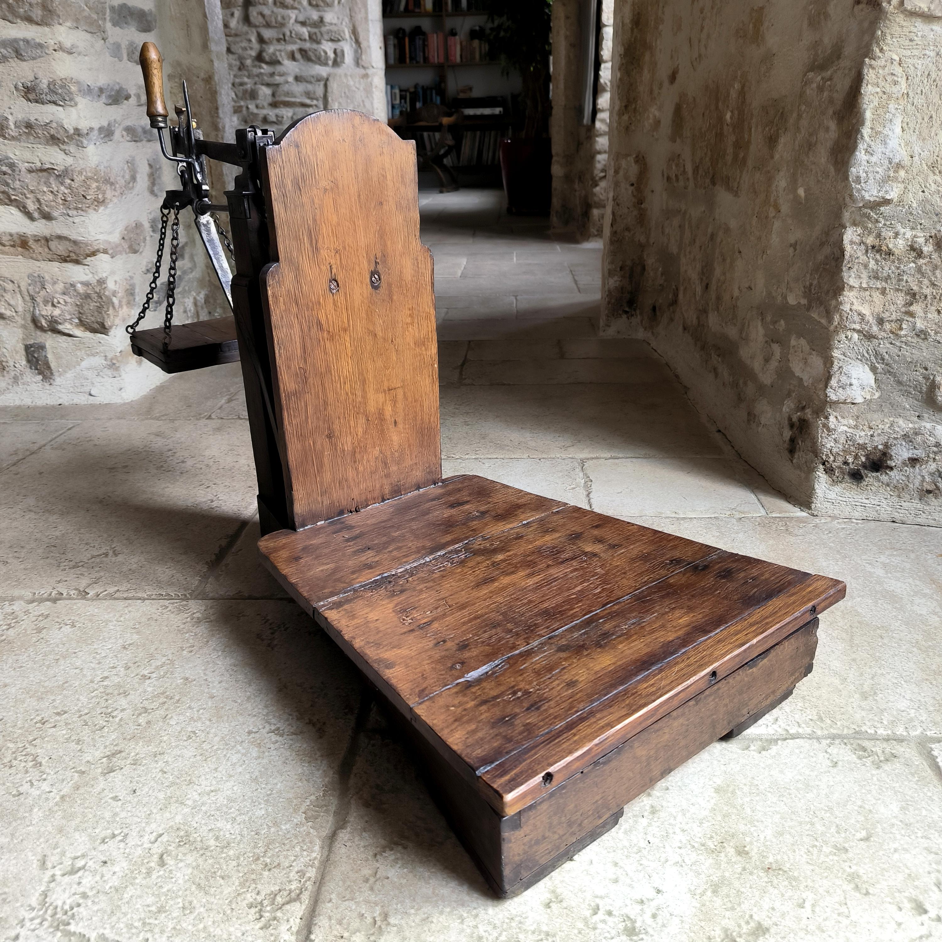 Fer Balances décimales antiques, françaises, de mercantilisme pour les graines et les grains. Circa fin des années 1800 en vente
