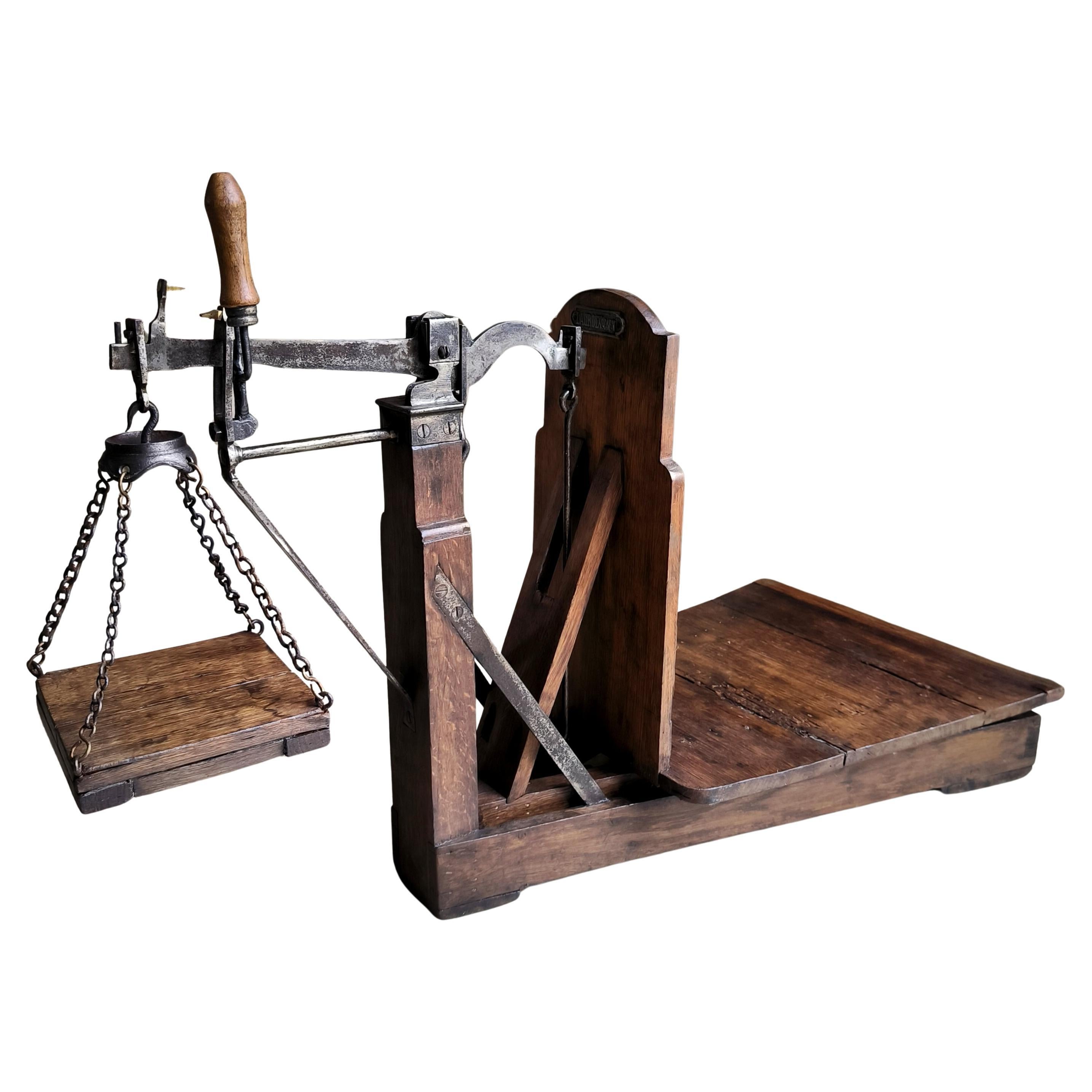 Balances décimales antiques, françaises, de mercantilisme pour les graines et les grains. Circa fin des années 1800