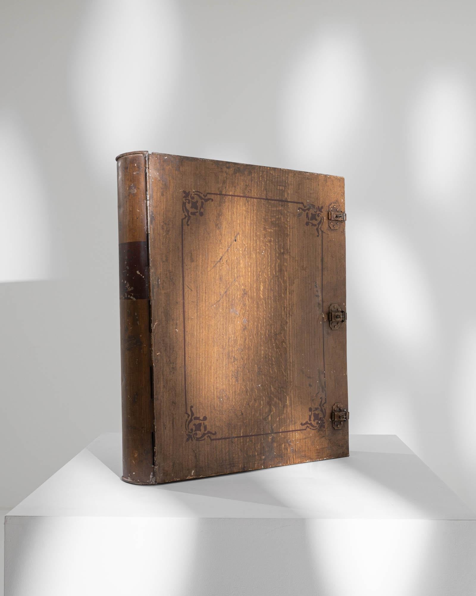 Antike französische Metall-Box in Buchform im Angebot 7