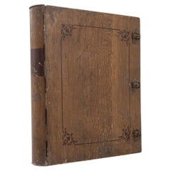 Boîte française ancienne en métal en forme de livre