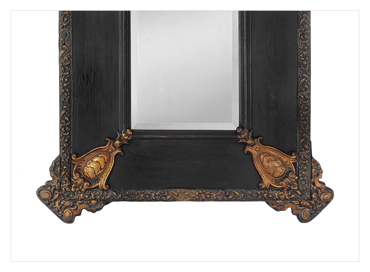 Antique Mirror francese, legno nero e rame sbalzato, stile Luigi XIV, circa 1880 In condizioni buone in vendita a Paris, FR