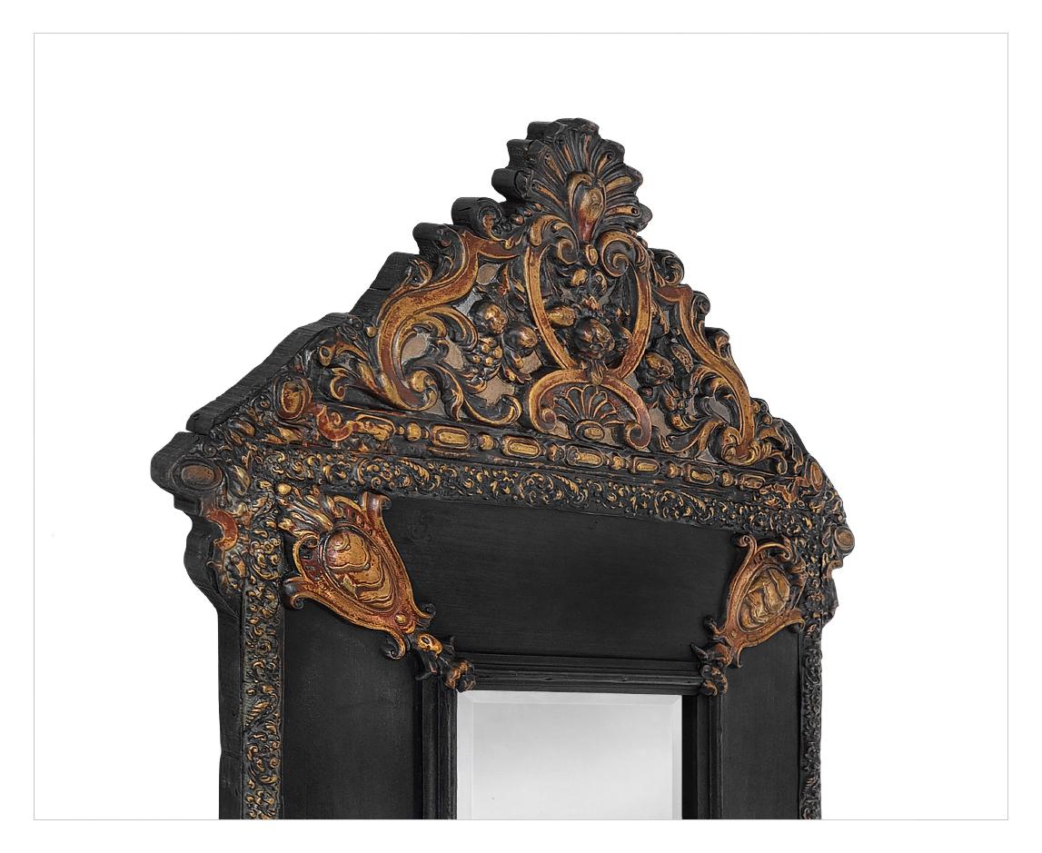 Specchio Antique Mirror francese, legno nero e rame sbalzato, stile Luigi XIV, circa 1880 in vendita