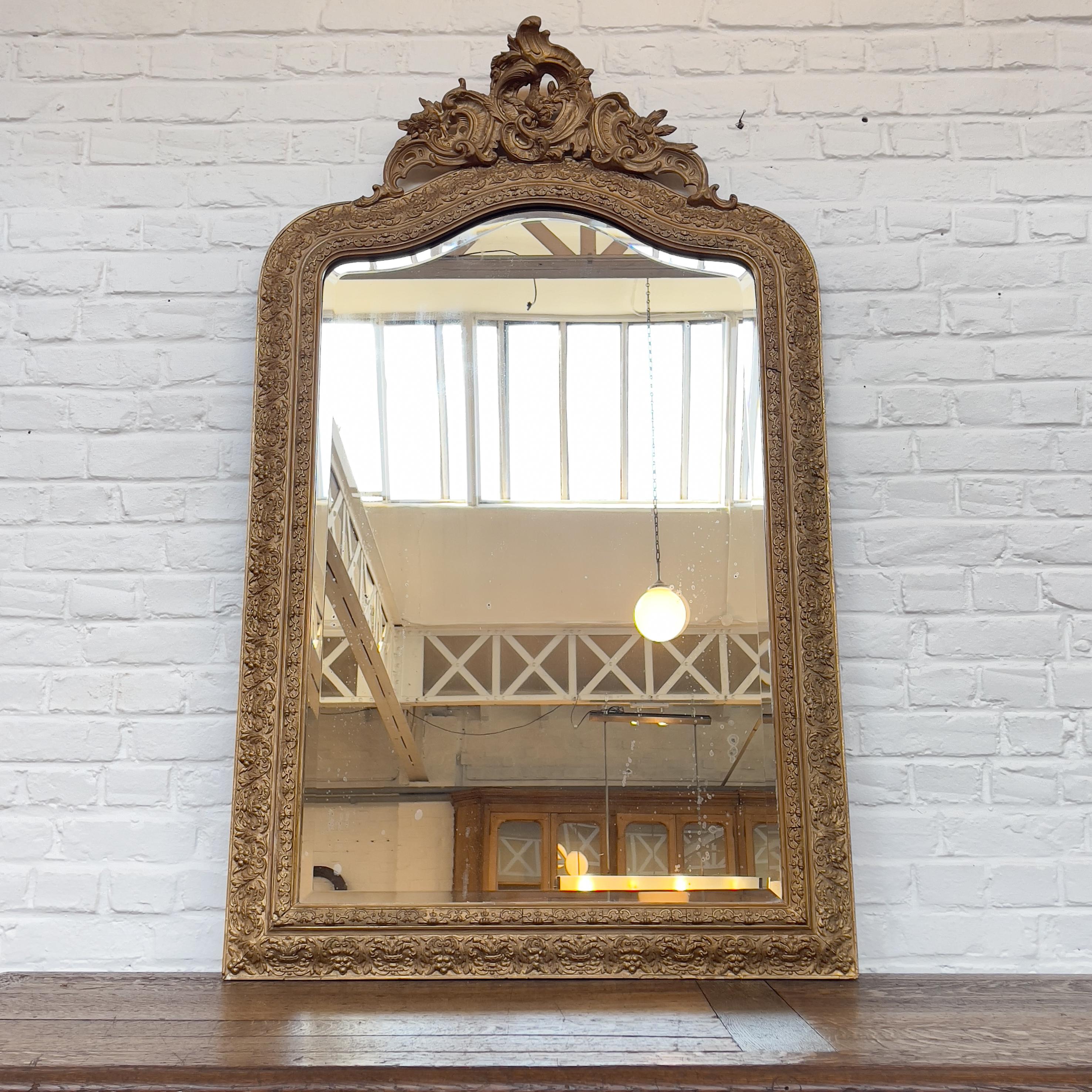 Antique French Mirror Gilded Plaster-Wood 19th
Beveled mirror
Good condition.