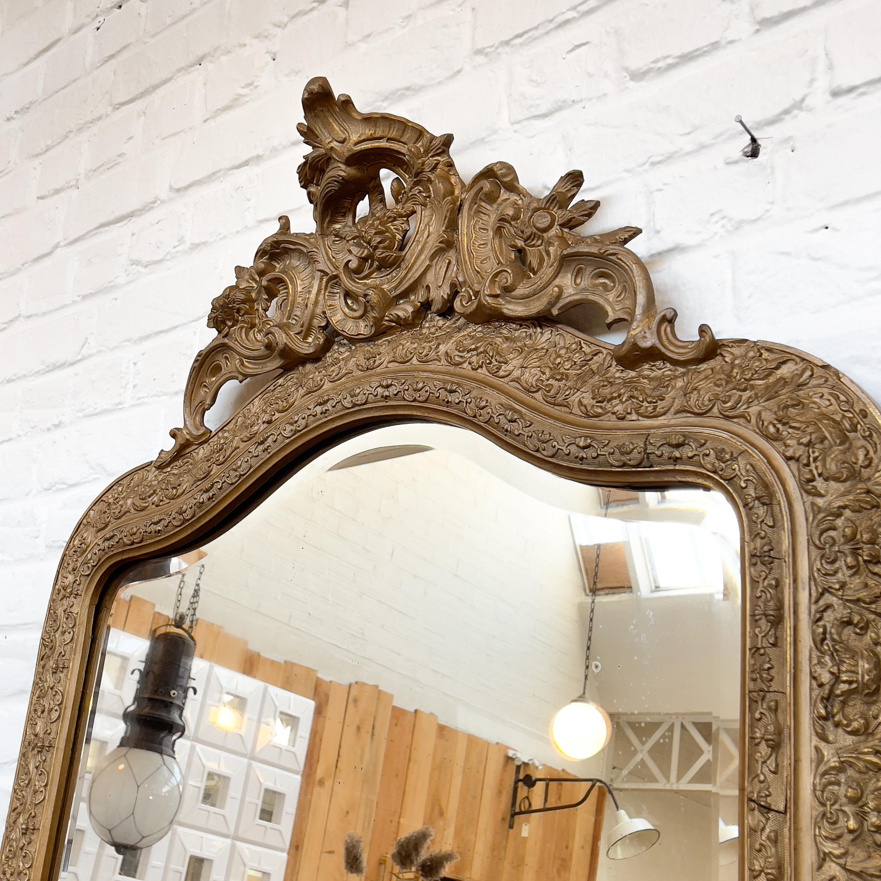 Antique French Mirror Gilded Plaster-Wood 19th In Good Condition For Sale In TOURCOING, FR