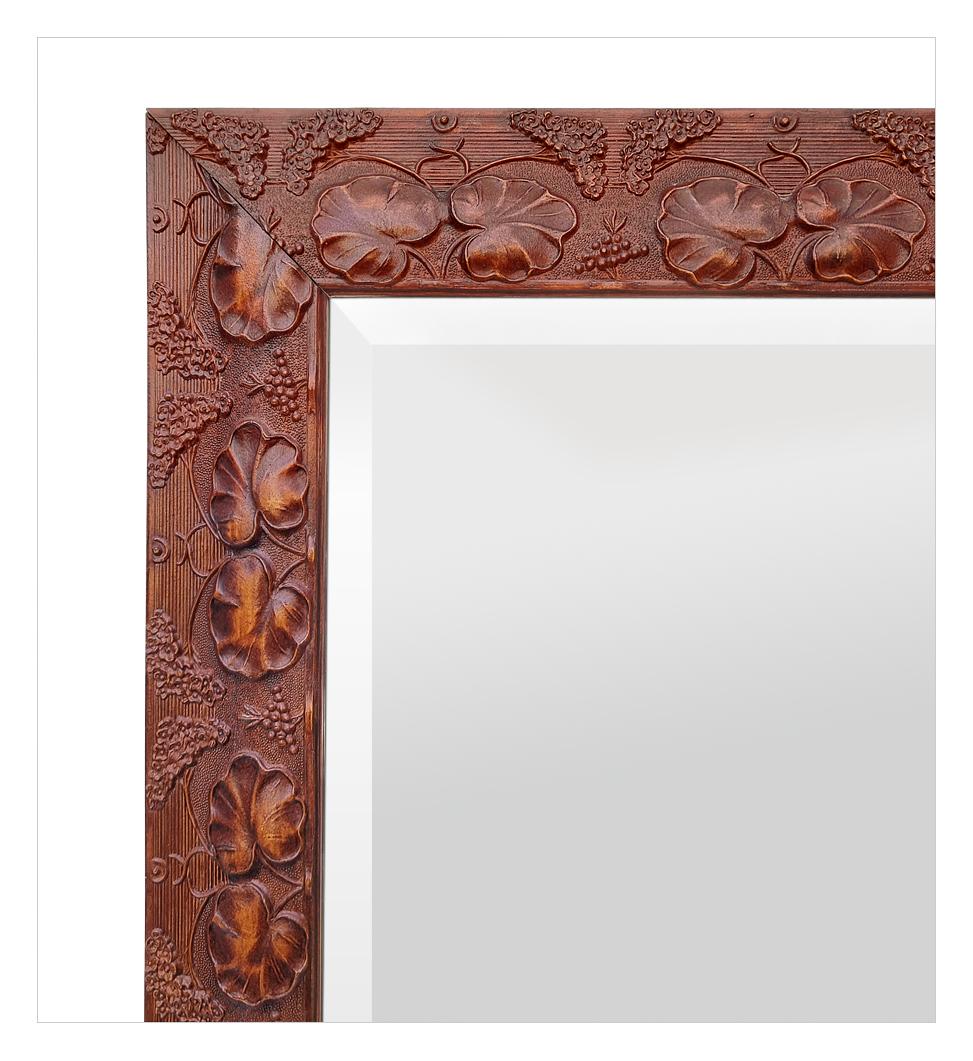 Antique French Mirror With Autumn-Colored Carved Leaf Decoration, circa 1980 In Good Condition For Sale In Paris, FR