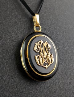 Antique French Mourning locket, Black onyx and 18ct gold, Remember