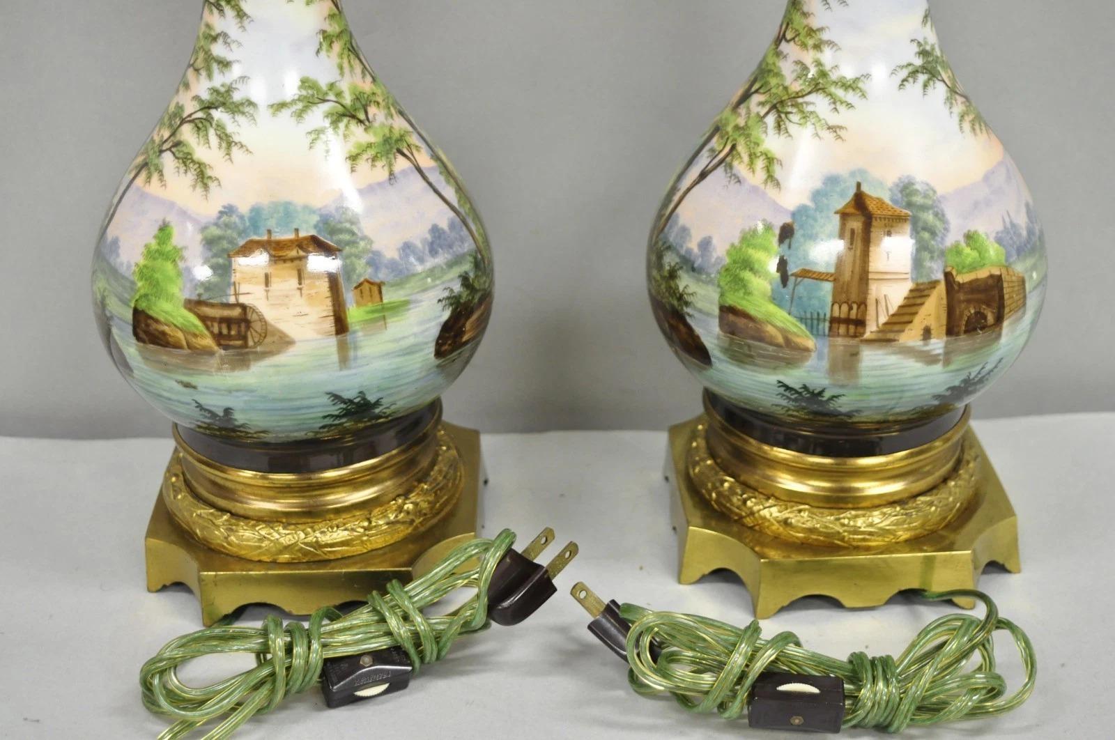 Antique French Napolean III Lámpara de aceite de porcelana pintada a mano Lámparas de mesa - un par en venta 3