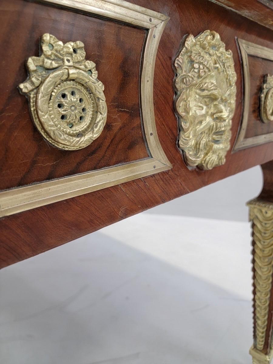 Napoléon III Ancien bureau à 3 tiroirs en laiton monté en bronze napoléonien en vente