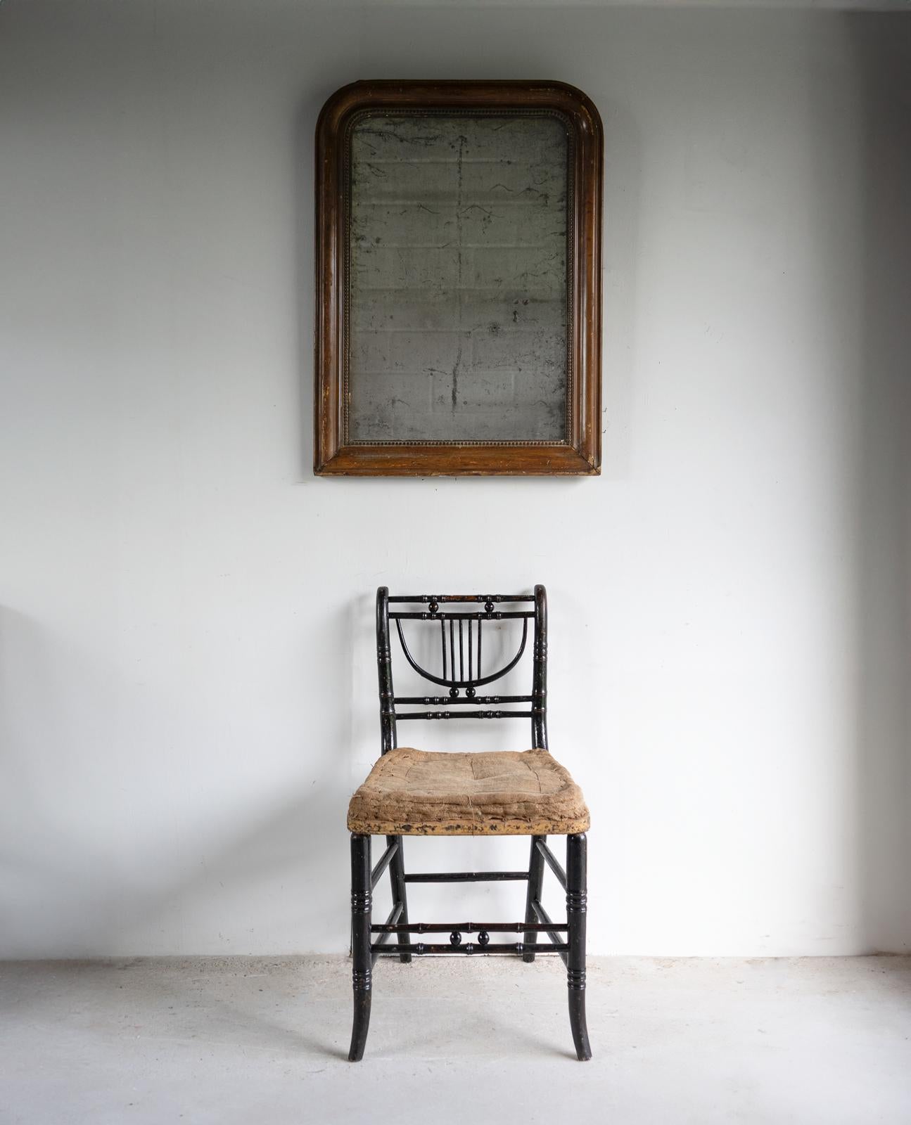 Antique French Napoleon III Arched Gilt Framed Foxed Mirror, Siglo XIX en venta 3