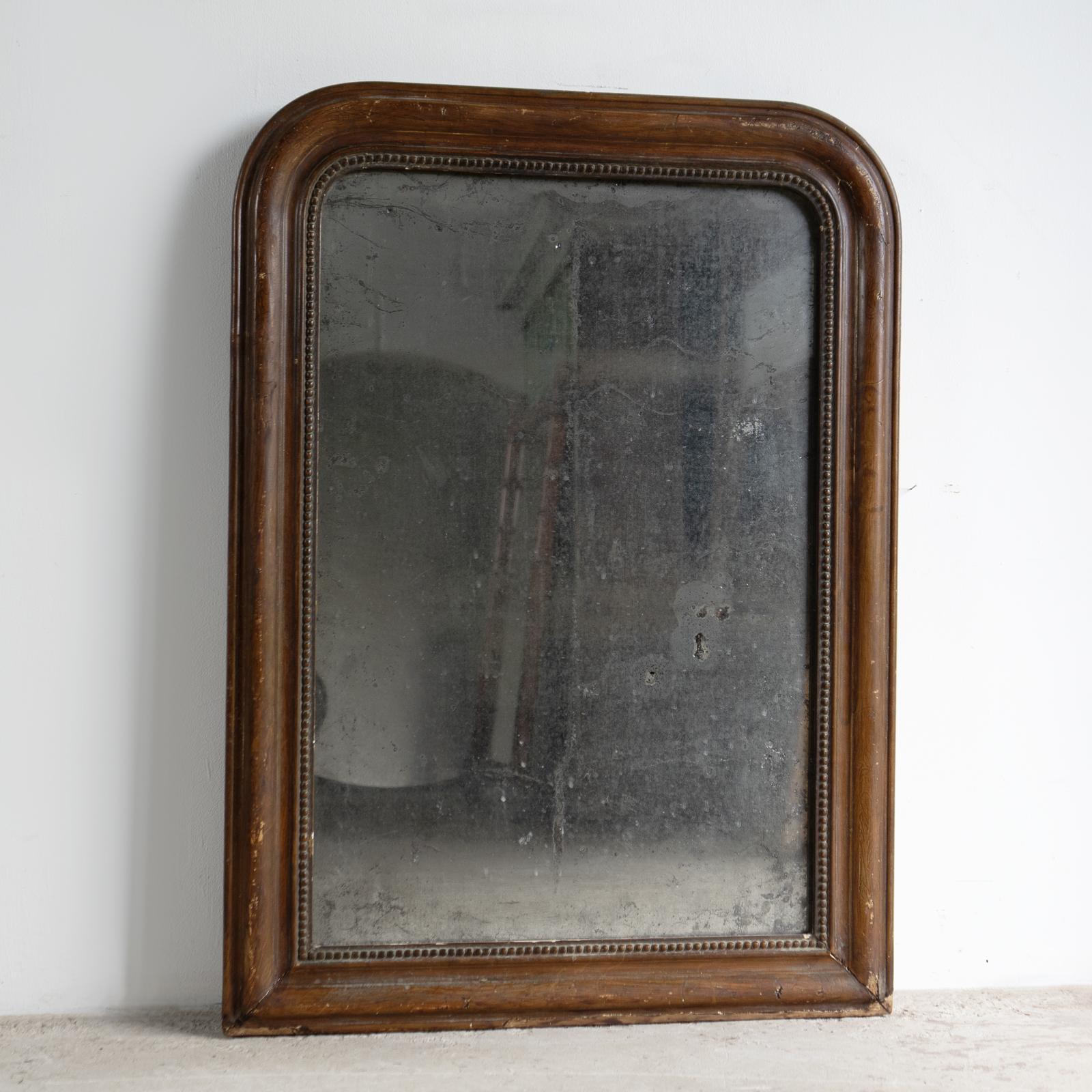 Antique French Napoleon III Arched Gilt Framed Foxed Mirror, Siglo XIX Napoleón III en venta