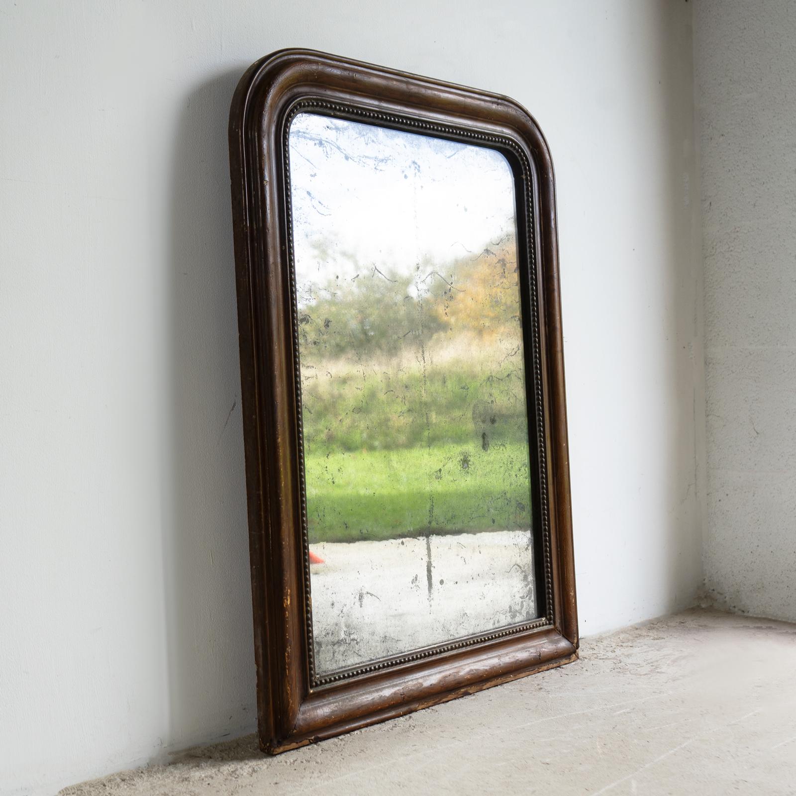 Antique French Napoleon III Arched Gilt Framed Foxed Mirror, Siglo XIX en venta 1