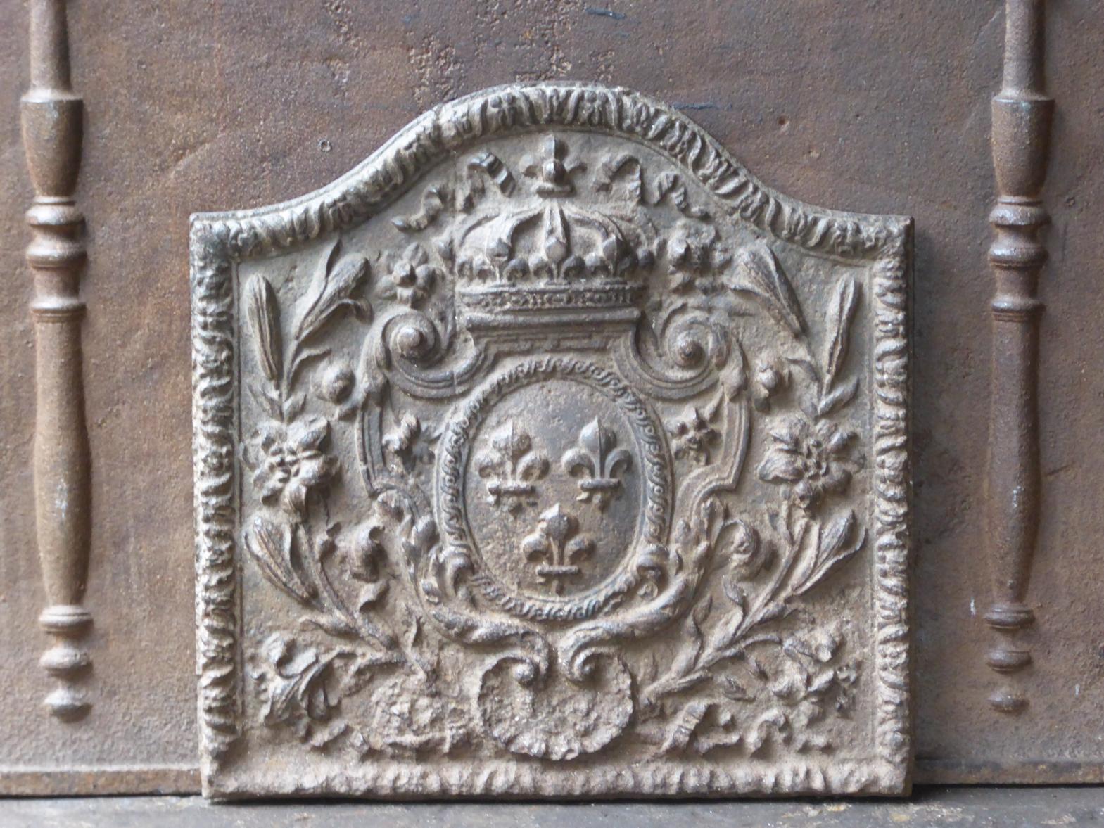 19th century French Napoleon III fireback with the Arms of France. Coat of arms of the House of Bourbon, an originally French royal house that became a major dynasty in Europe. It delivered kings for Spain (Navarra), France, both Sicilies and Parma.