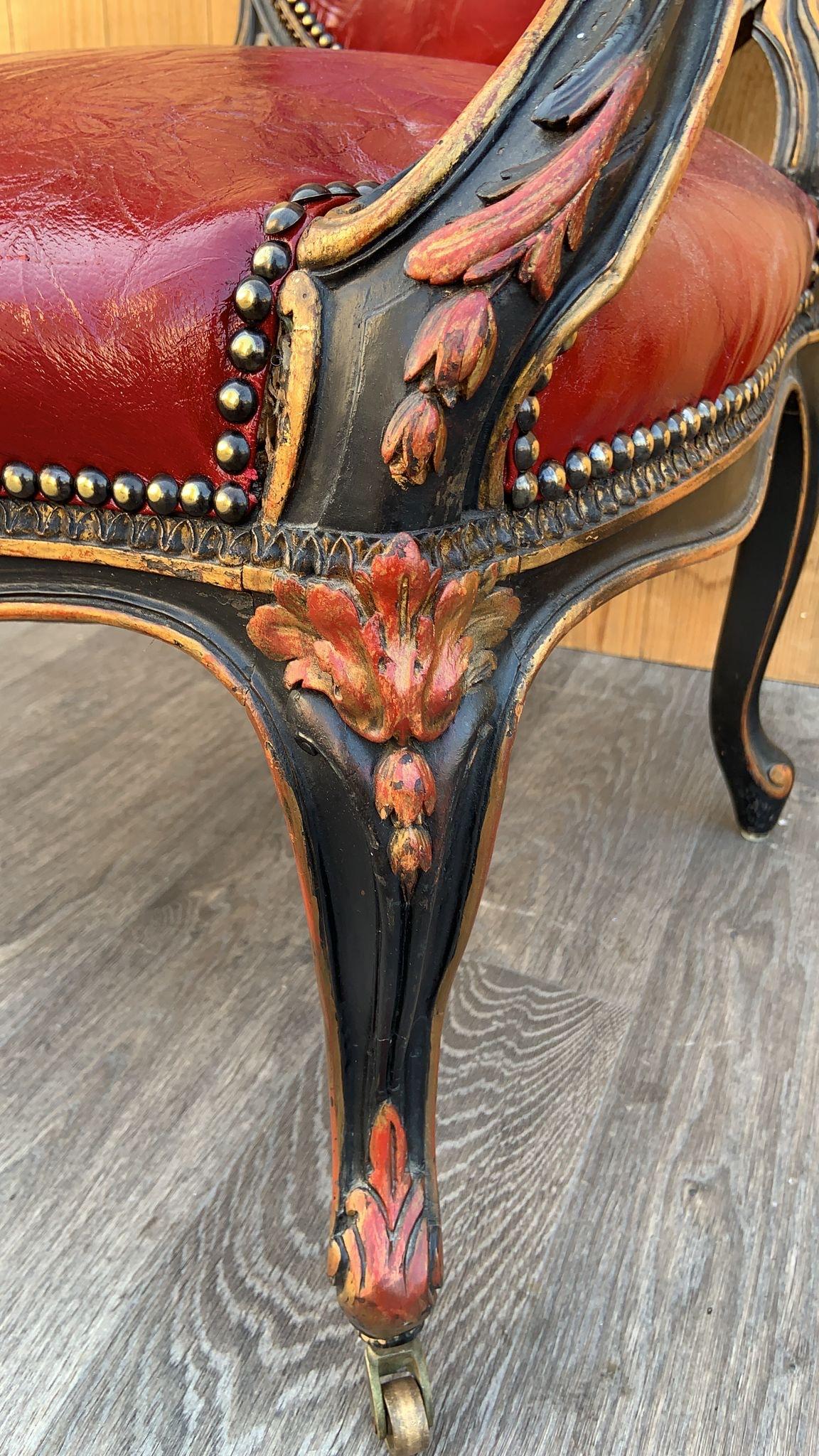 Anciens fauteuils français Napoléon III sculptés et nouvellement recouverts de cuir - Paire en vente 6
