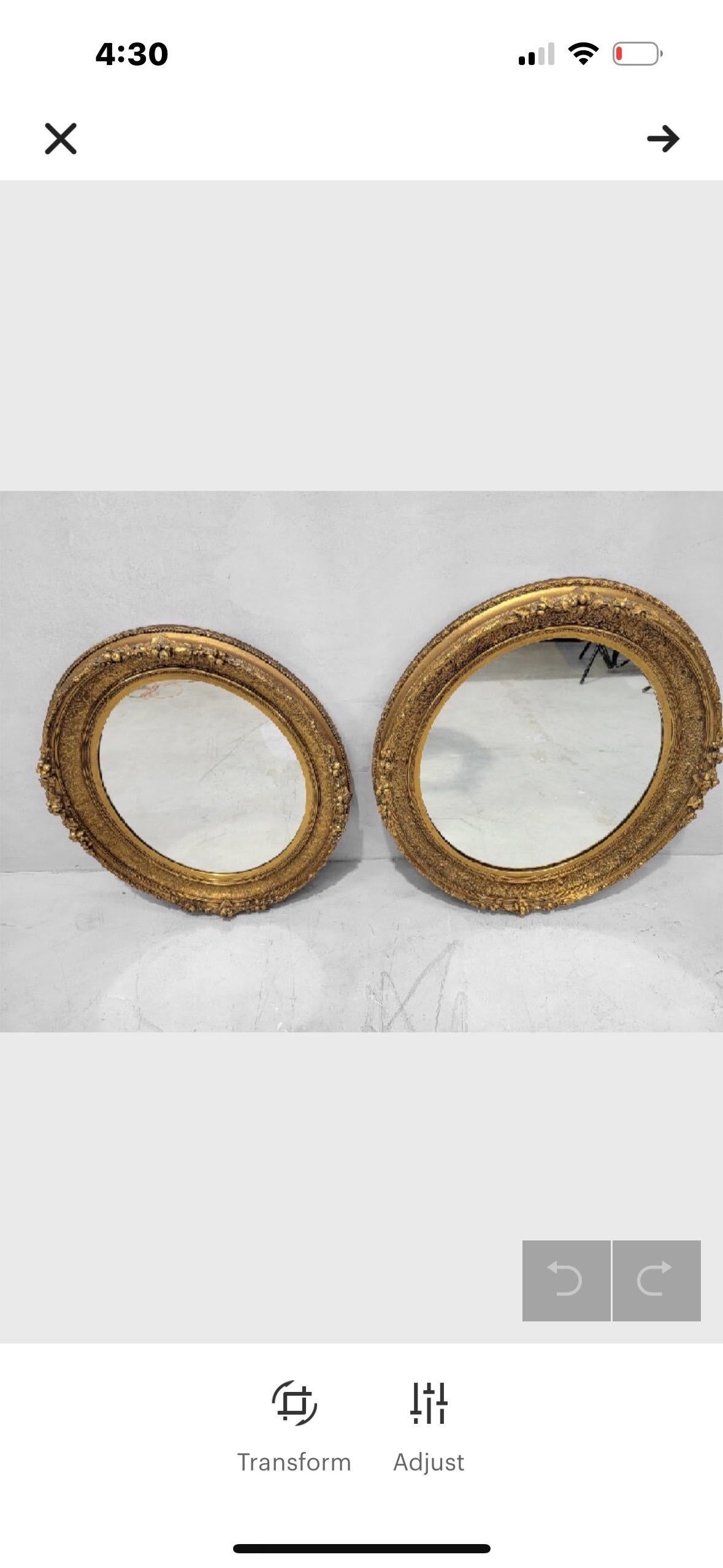 Antike französische ovale Wandspiegel aus geschnitztem vergoldetem Holz im Napoleon-III-Stil, 2er-Set im Angebot 2