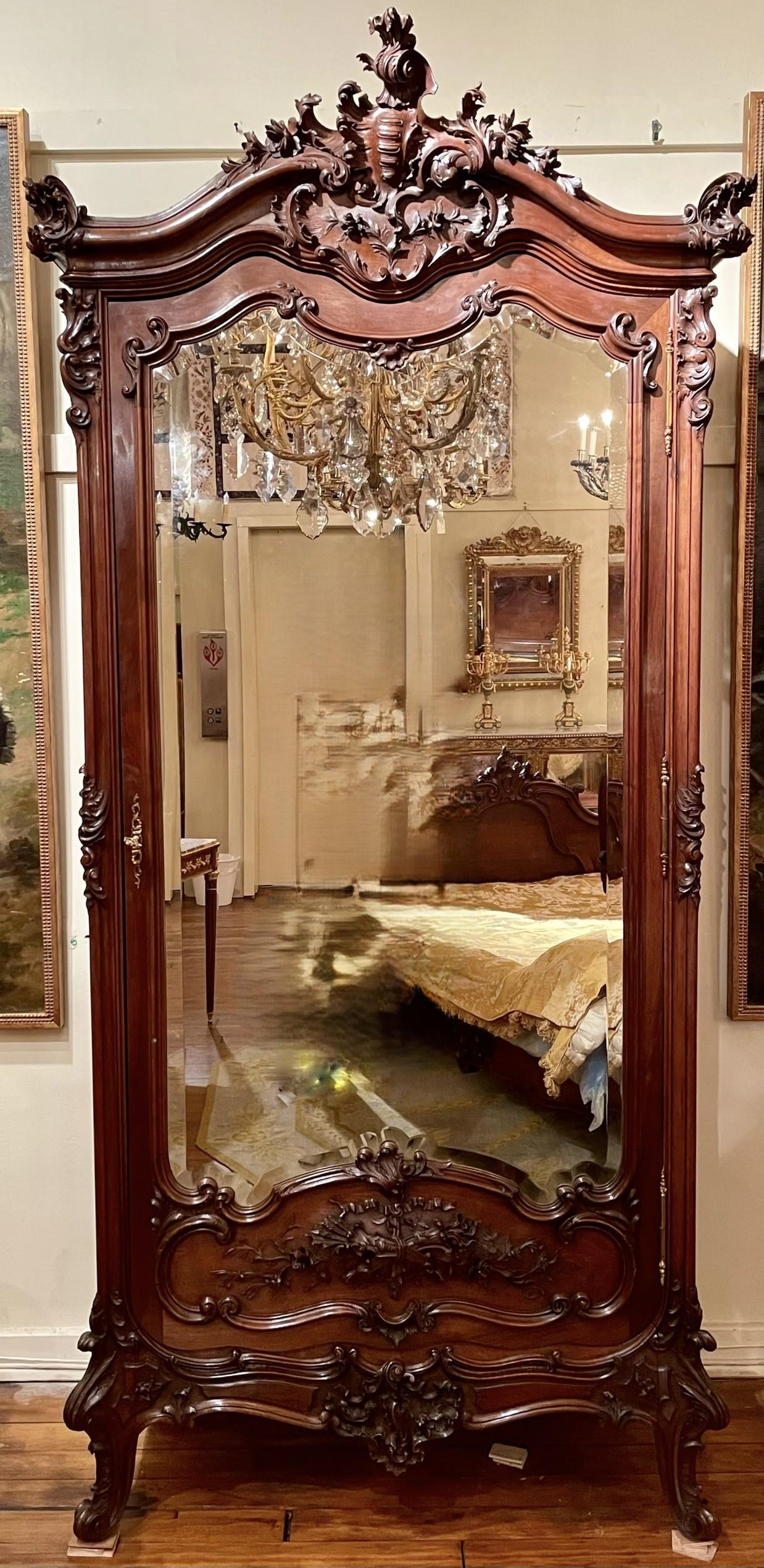 Antique French Napoleon III Carved Mahogany 5 Piece Bedroom Suite, Circa 1880. For Sale 6