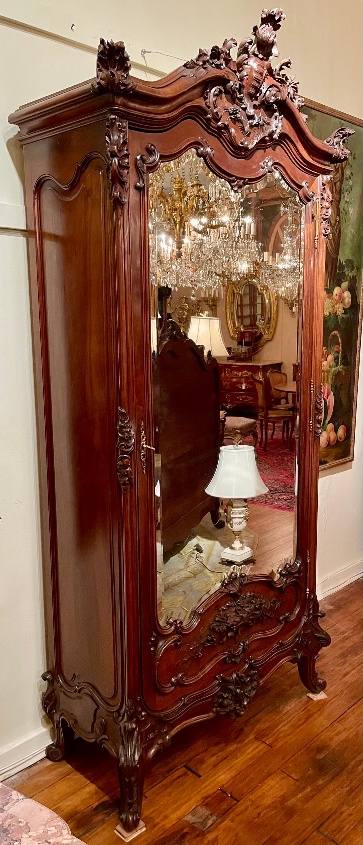Antique French Napoleon III Carved Mahogany 5 Piece Bedroom Suite, Circa 1880. For Sale 7