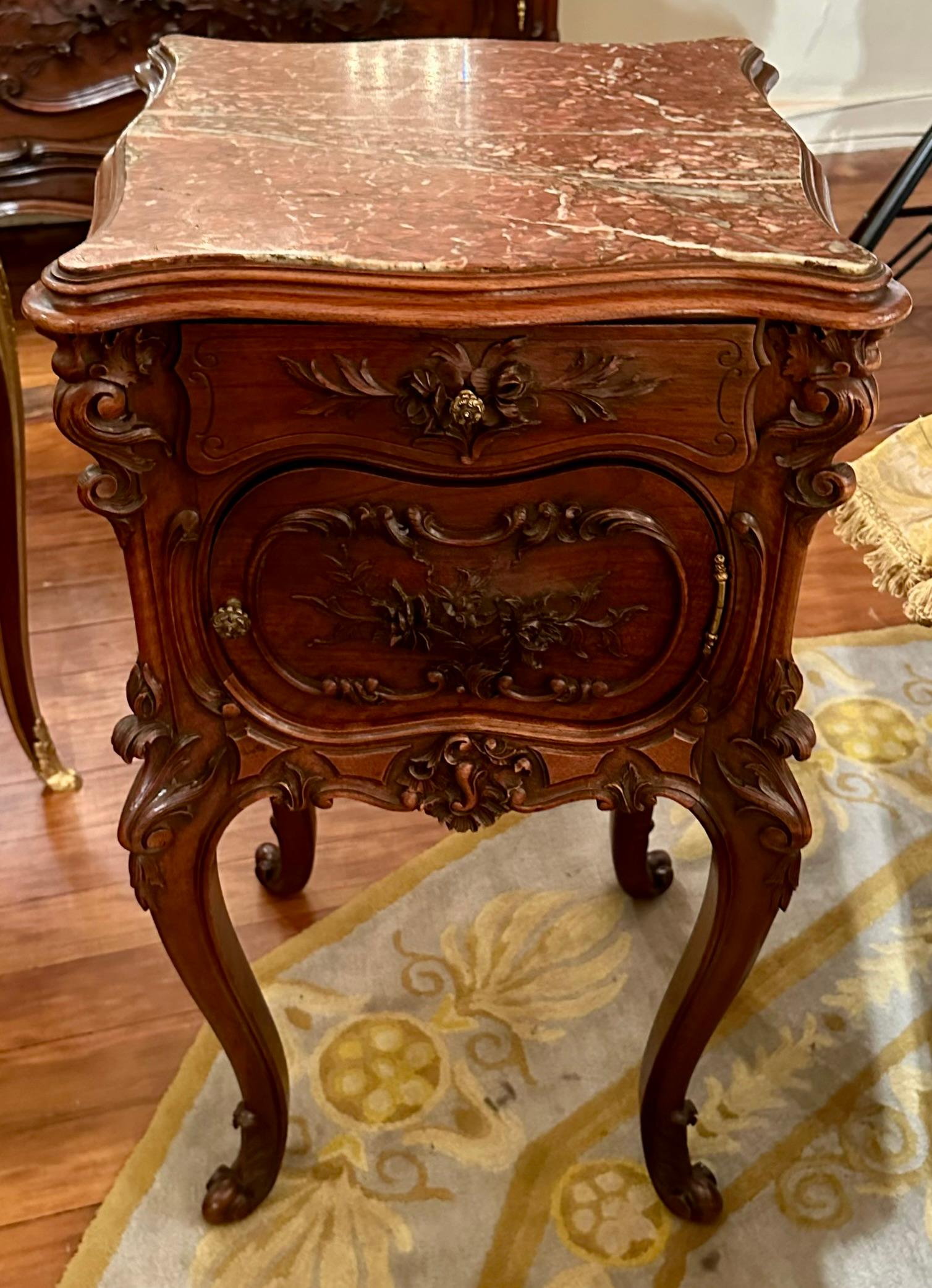 Antique French Napoleon III Carved Mahogany 5 Piece Bedroom Suite, Circa 1880. For Sale 10