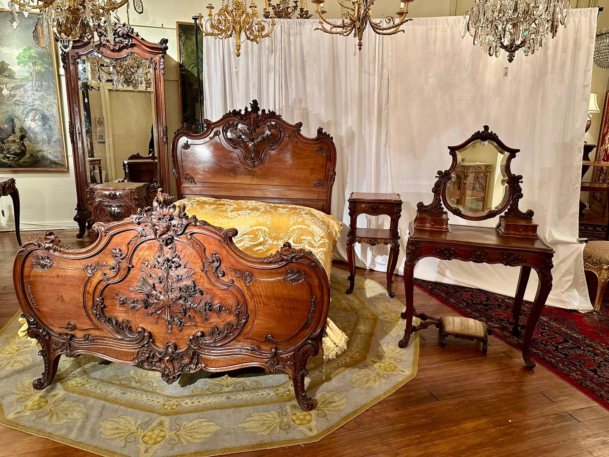 Antique French Napoleon III Carved Mahogany 5 Piece Bedroom Suite, Circa 1880. In Good Condition For Sale In New Orleans, LA