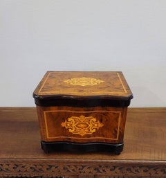 Ensemble de carafes anciennes Napoléon III Cave À Liqueur Tantalus