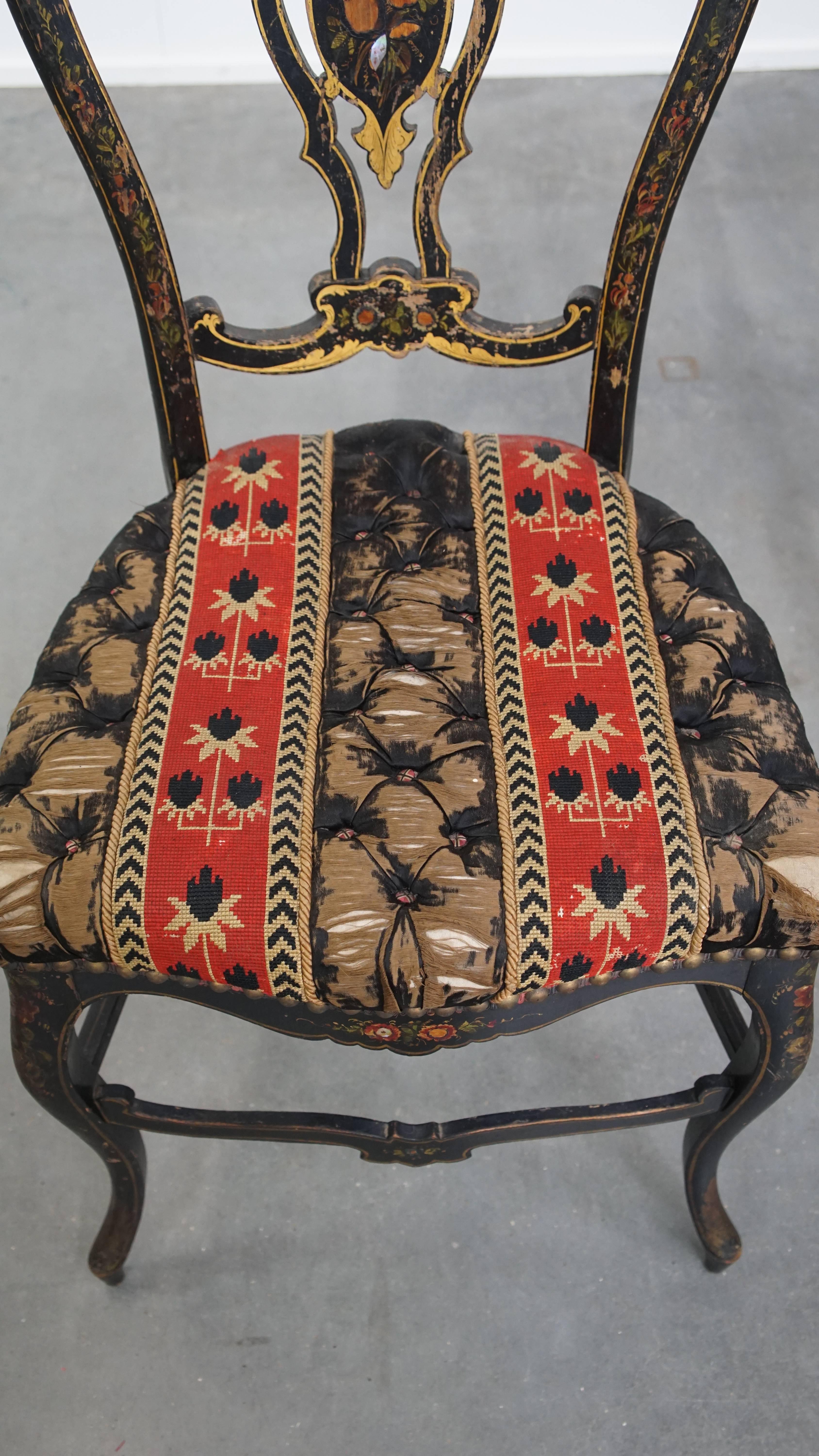 XIXe siècle Antique French French Napoleon III Chair Inlaid with Mother-of-Pearl (Chaise Napoléon III incrustée de nacre) en vente