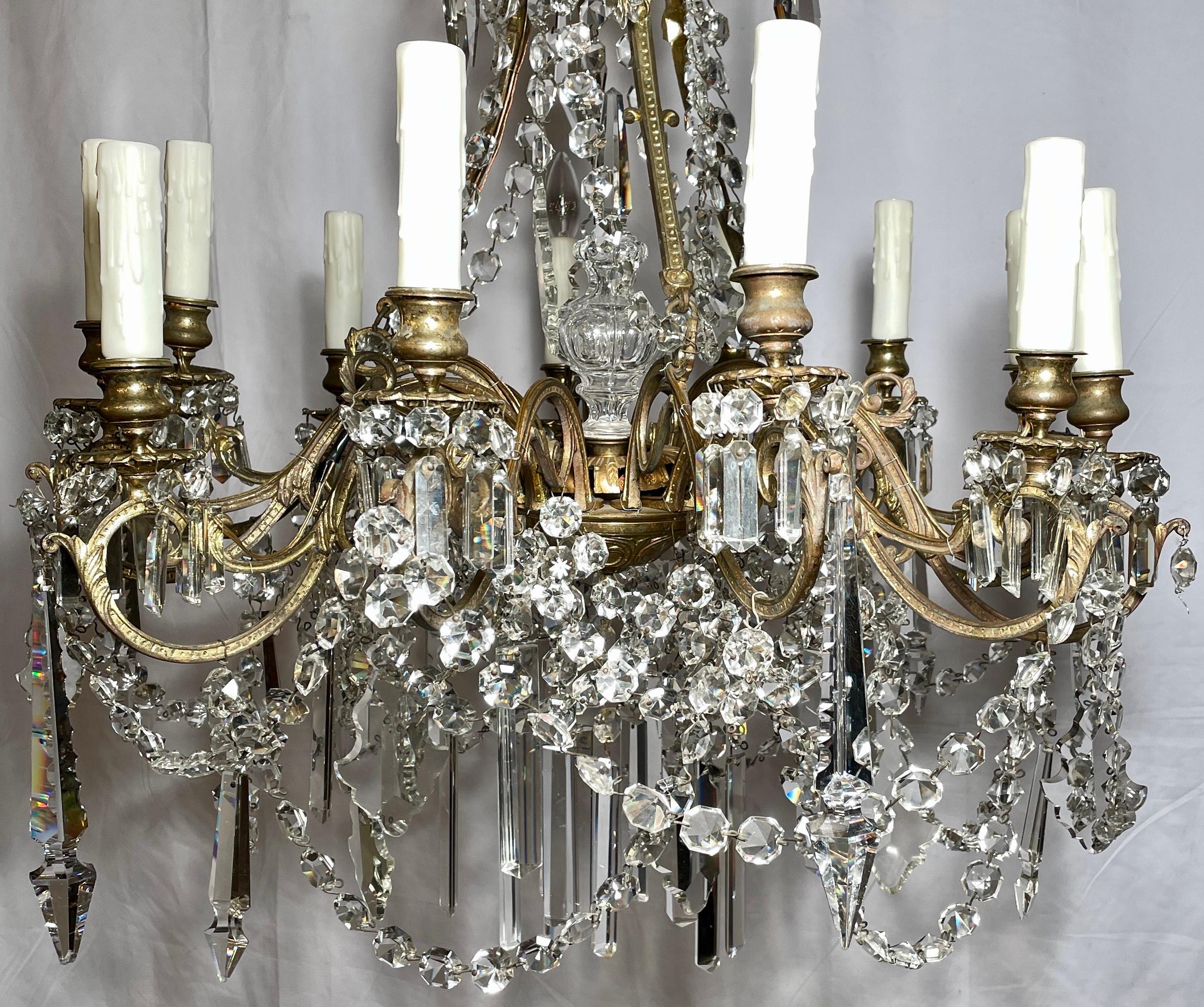 Antique French Napoleon III Crystal & Gold Bronze 12-Light Chandelier, Ca. 1890 In Good Condition For Sale In New Orleans, LA