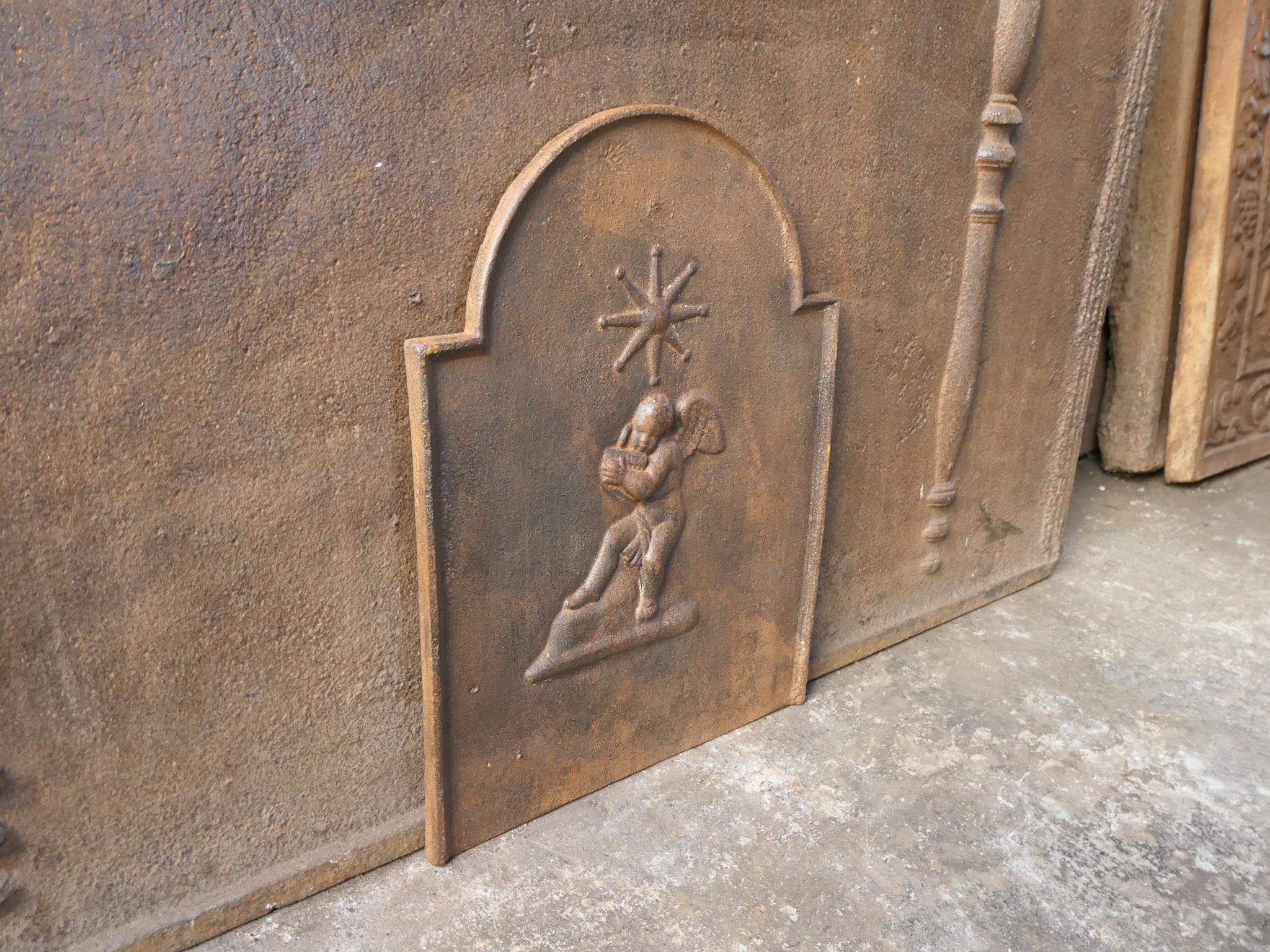 Ferro Antique French Napoleon III 'Cupid' Fireback / Backsplash, XIX secolo in vendita