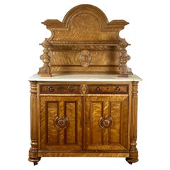 Ancien Buffet Vassallier français Napoléon III en noyer frisé c. Milieu des années 1800