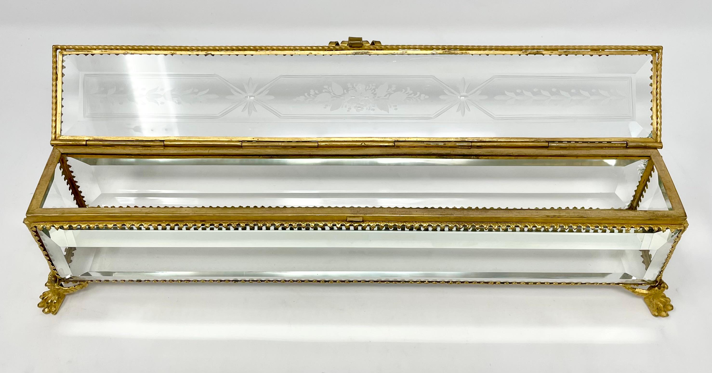 Ancienne boîte à éventail en bronze et cristal taillé Napoléon III circa 1870-1880 en vente 4