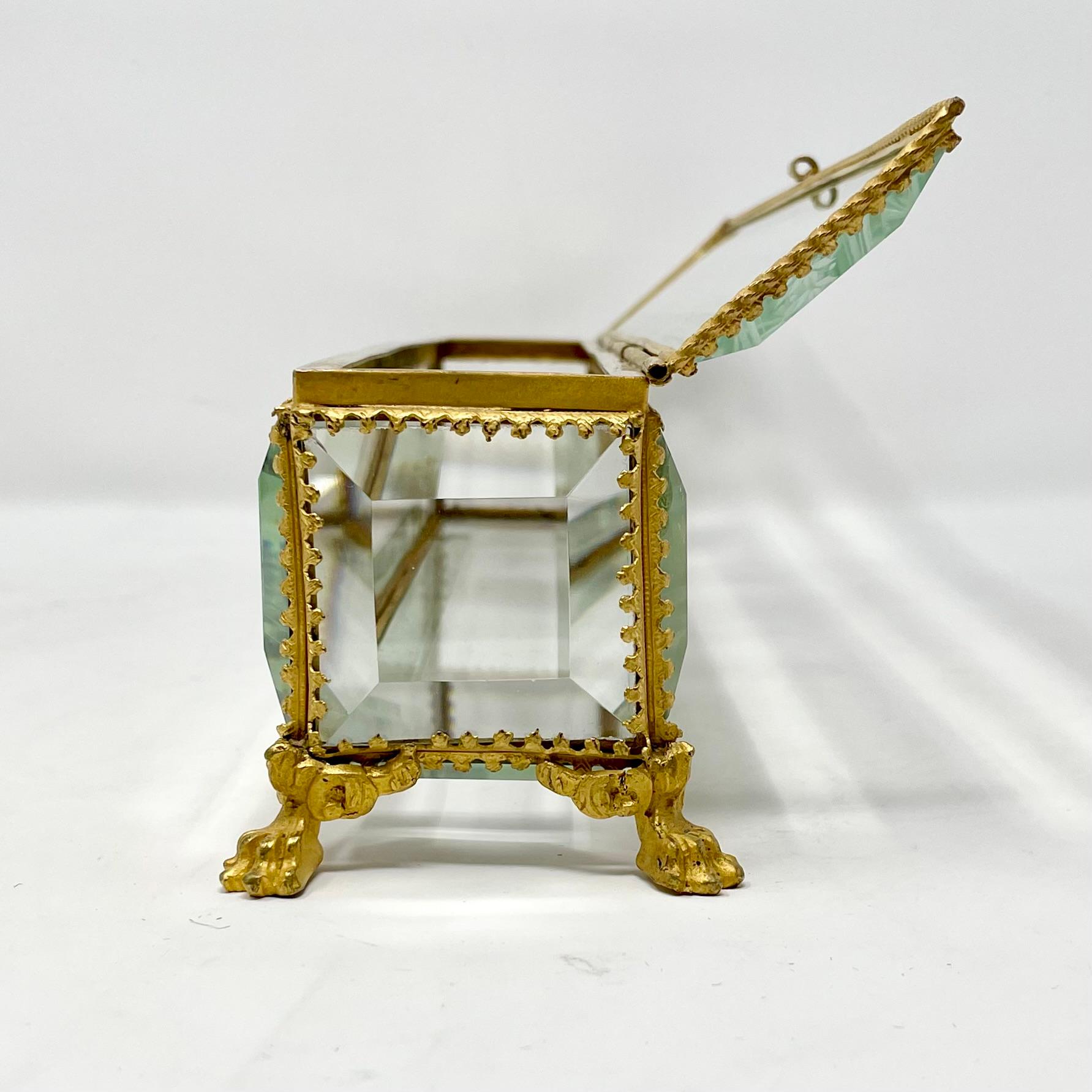 Ancienne boîte à éventail en bronze et cristal taillé Napoléon III circa 1870-1880 en vente 2
