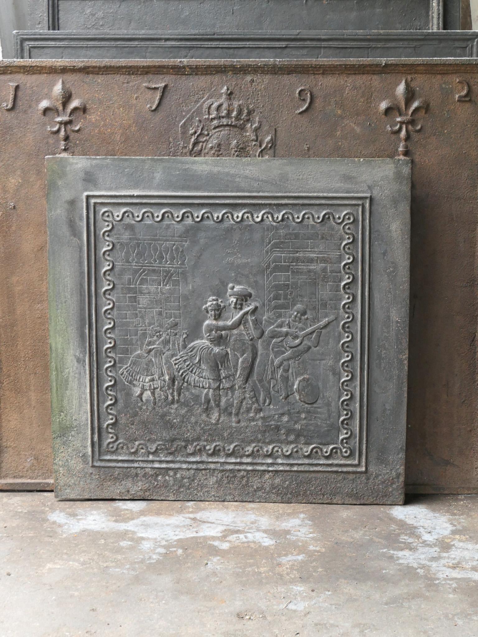 Chimenea francesa del siglo XIX, época de Napoleón III, con dos bailarinas.

El hogar es de hierro fundido y presenta una pátina marrón natural. A petición se puede hacer negro / peltre sin coste adicional. Está en buen estado y no tiene grietas.

