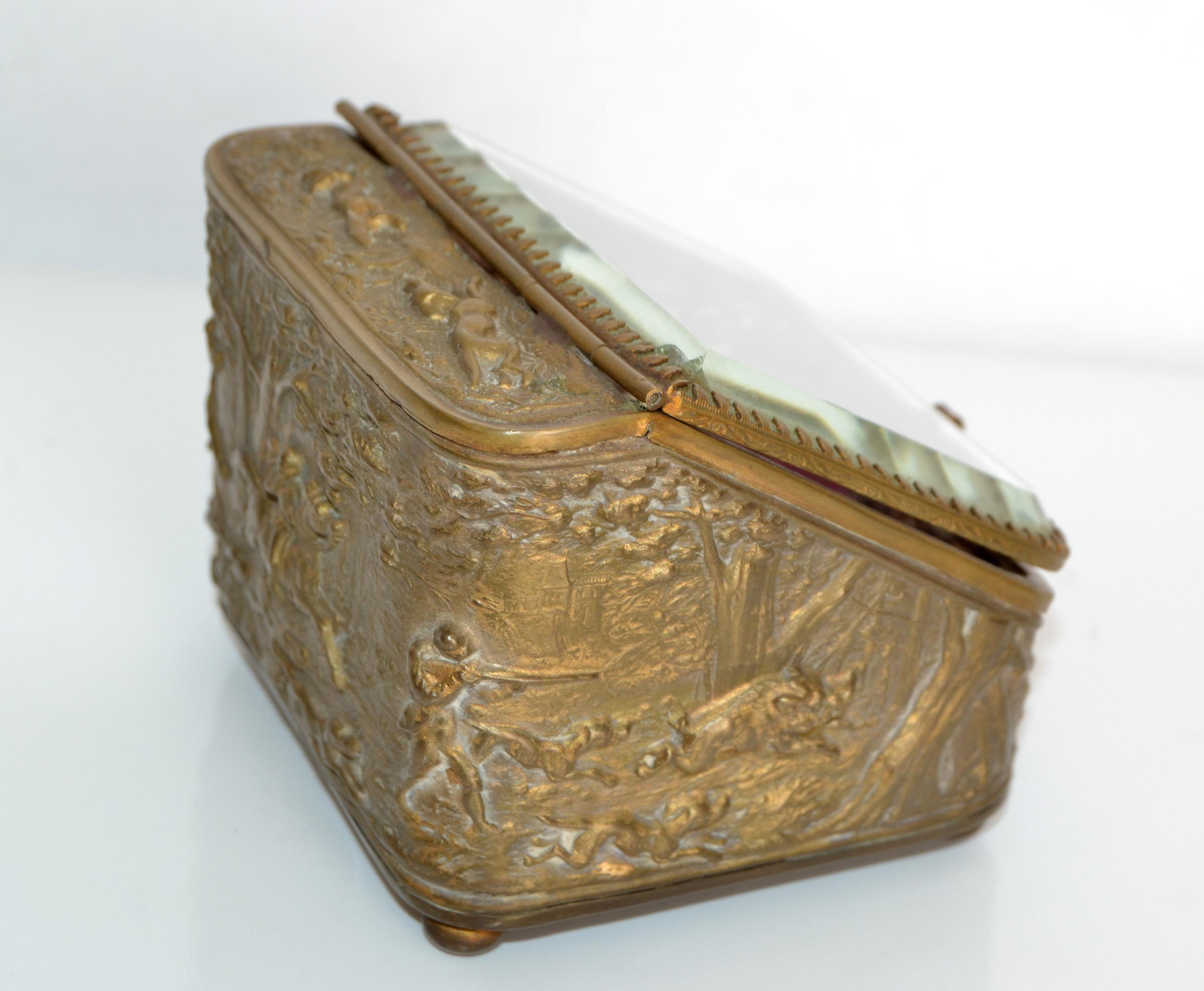 Antique French Napoleon III Era Pocket Watch Display Casket Box Hunt Theme Boar In Good Condition For Sale In Miami, FL