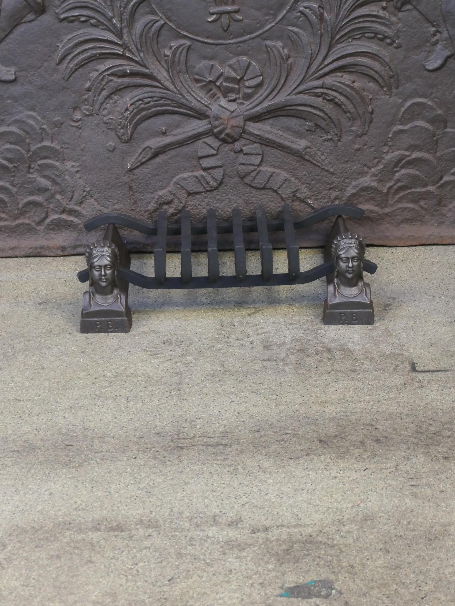 Antique French Napoleon III Fire Grate, Rejilla de chimenea, Siglo XIX Napoleón III en venta