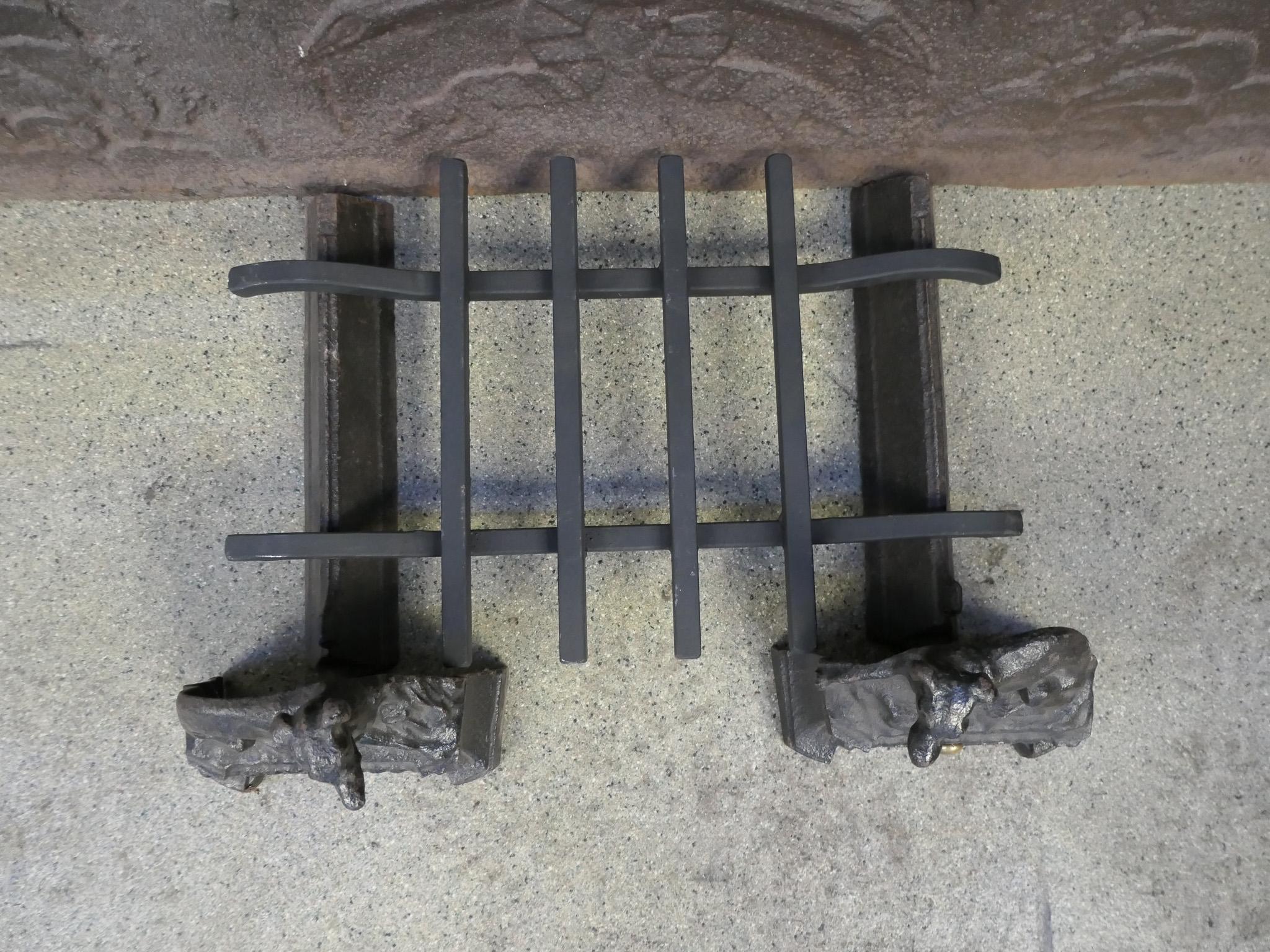 Ancienne grille de cheminée française Napoléon III, grille de cheminée, avec chiens, 19ème siècle en vente 3