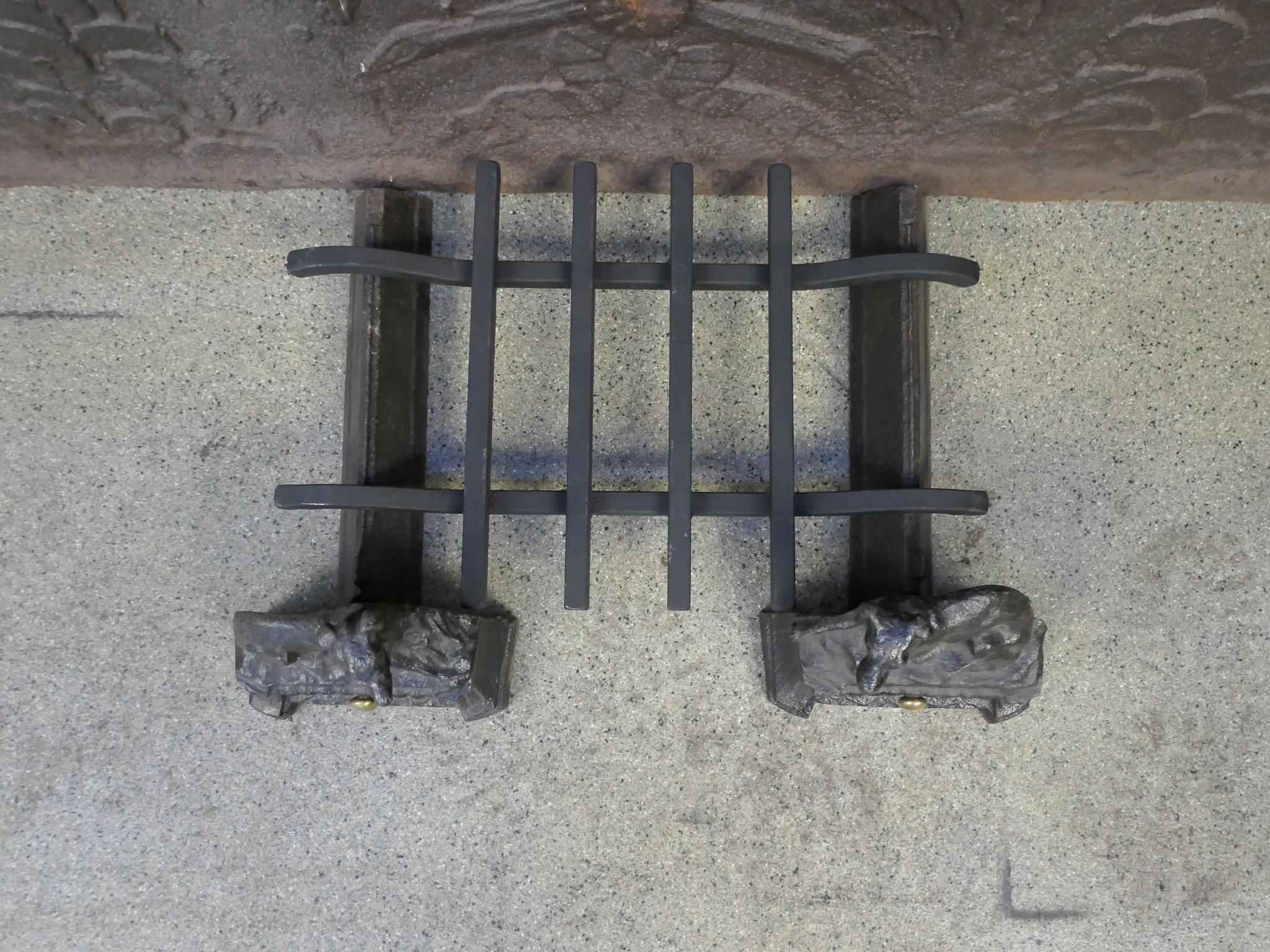 XIXe siècle Ancienne grille de cheminée française Napoléon III, grille de cheminée, avec chiens, 19ème siècle en vente