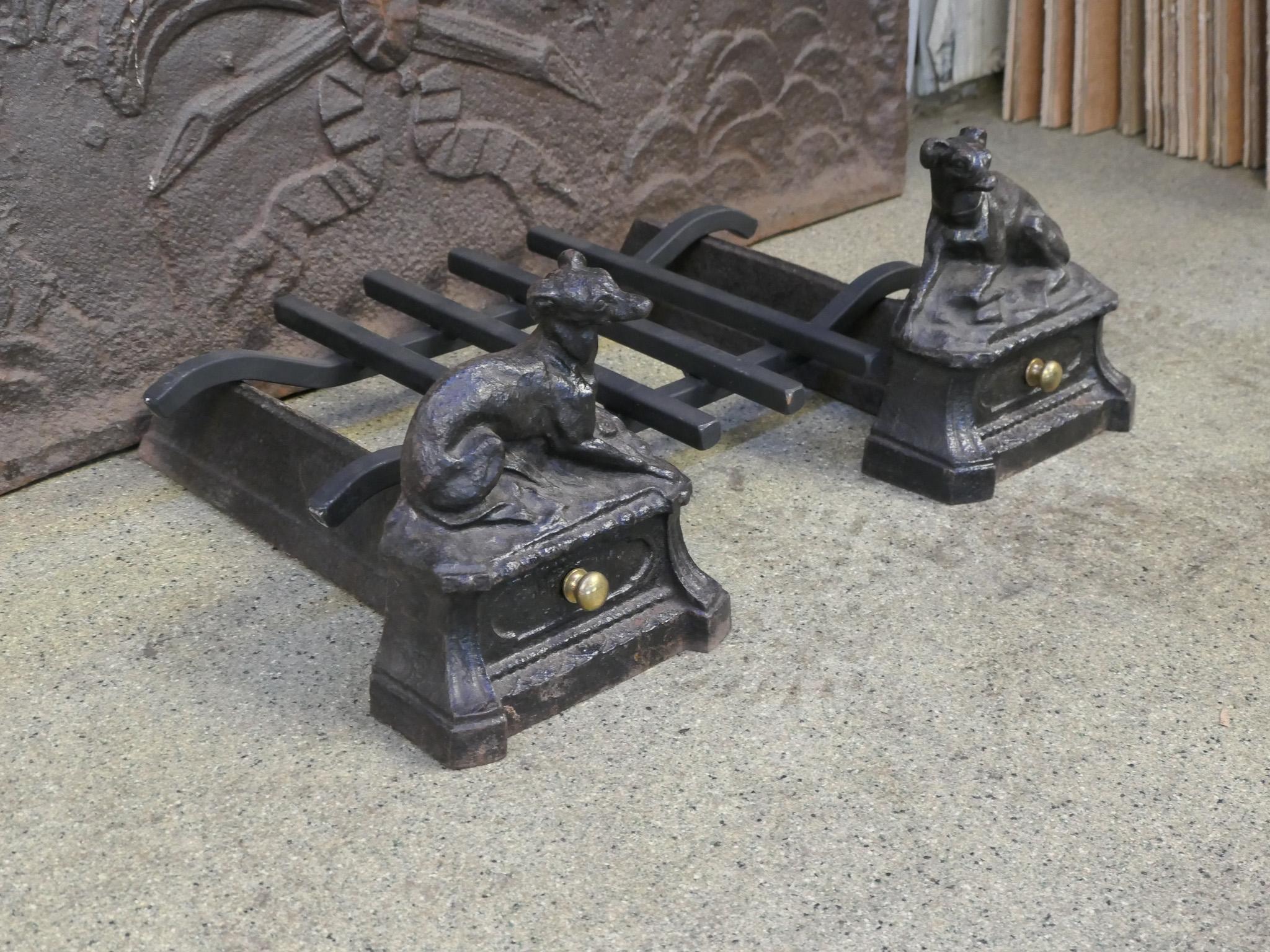 Ancienne grille de cheminée française Napoléon III, grille de cheminée, avec chiens, 19ème siècle en vente 2