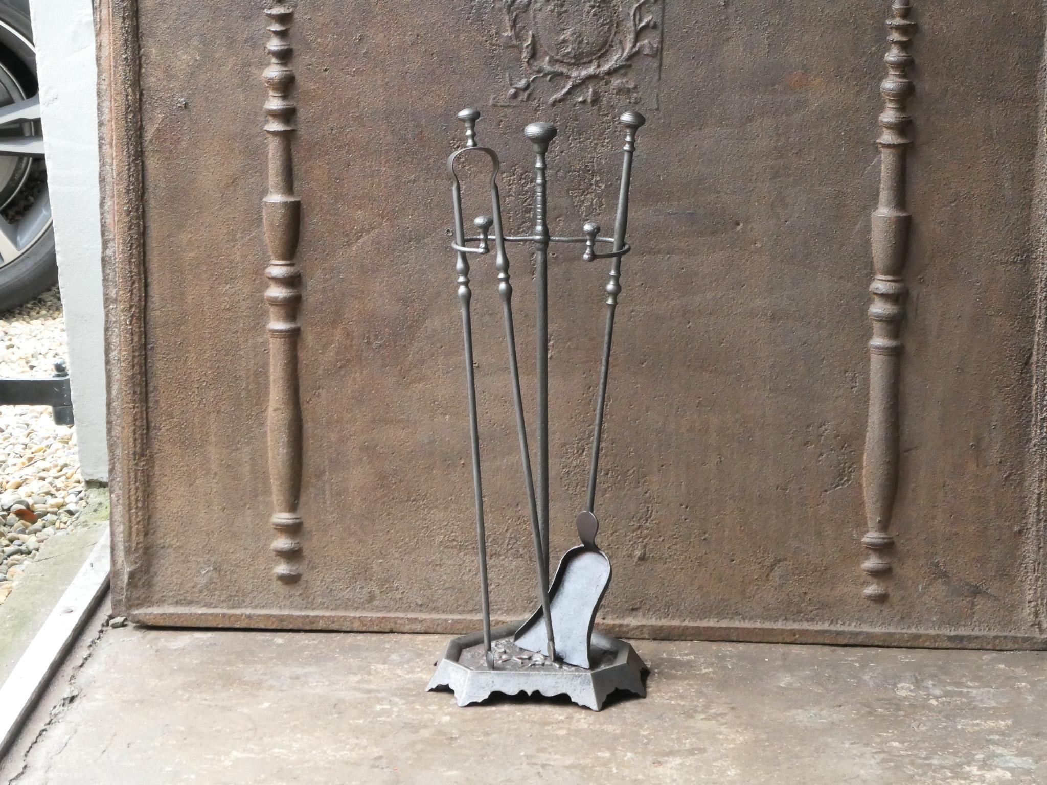 Moulage Anciens outils de cheminée Napoléon III, 19e siècle en vente