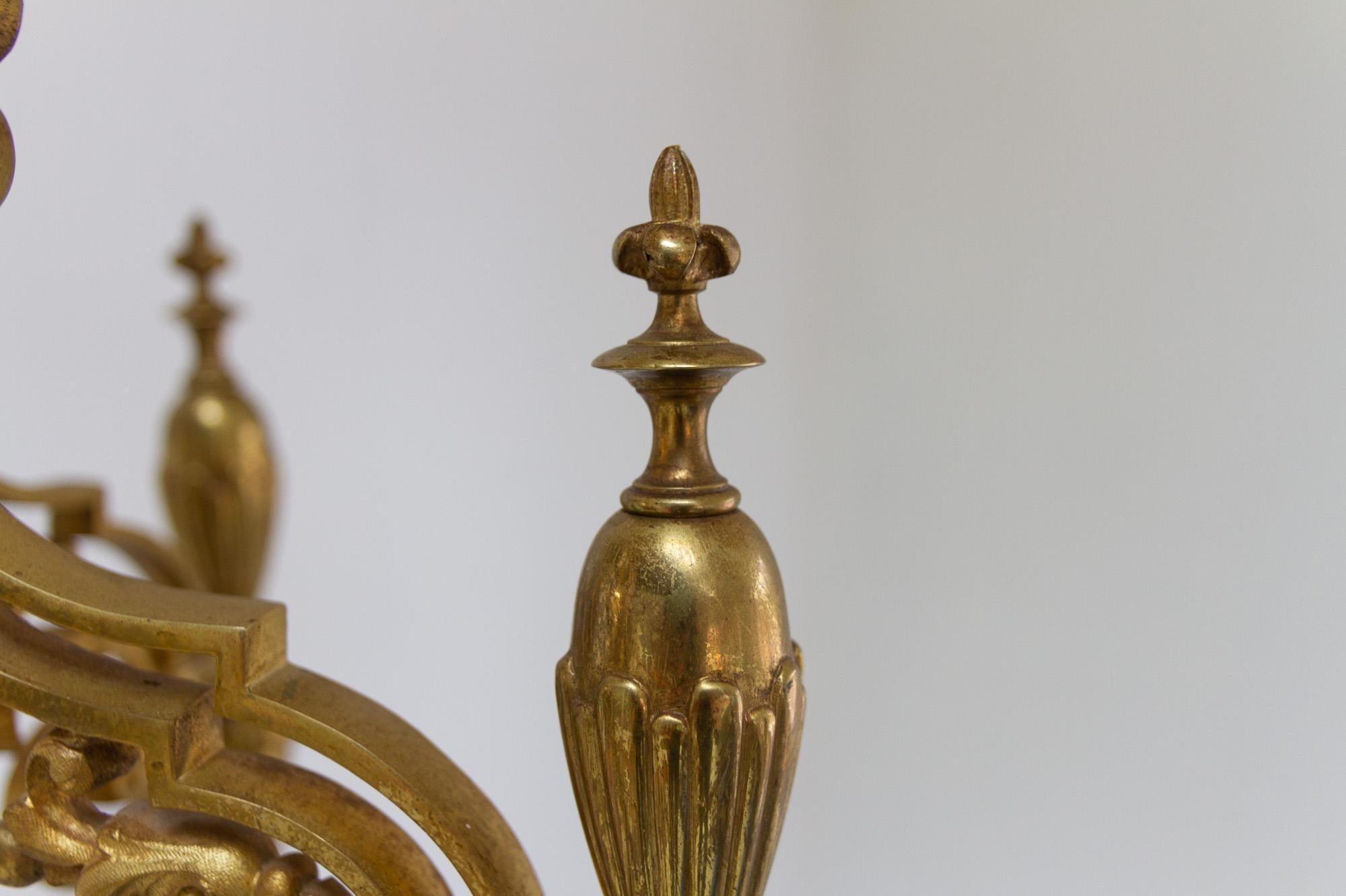 Antiker französischer Napoleon-III-Kronleuchter aus vergoldeter Bronze, 1850er Jahre. im Angebot 5
