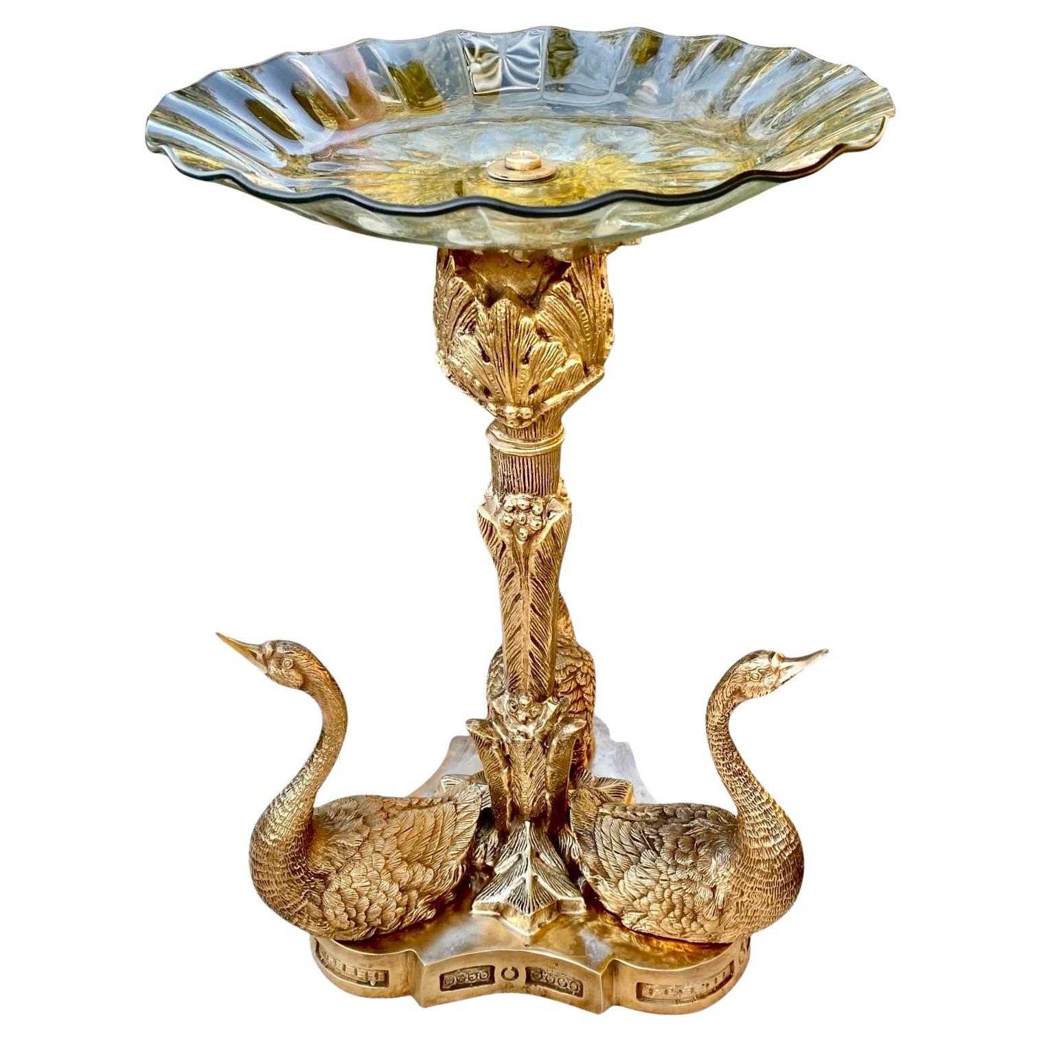 Antique French Napoleon III Gilt Bronze Swan Centerpiece Pleated Glass Plateau in vendita