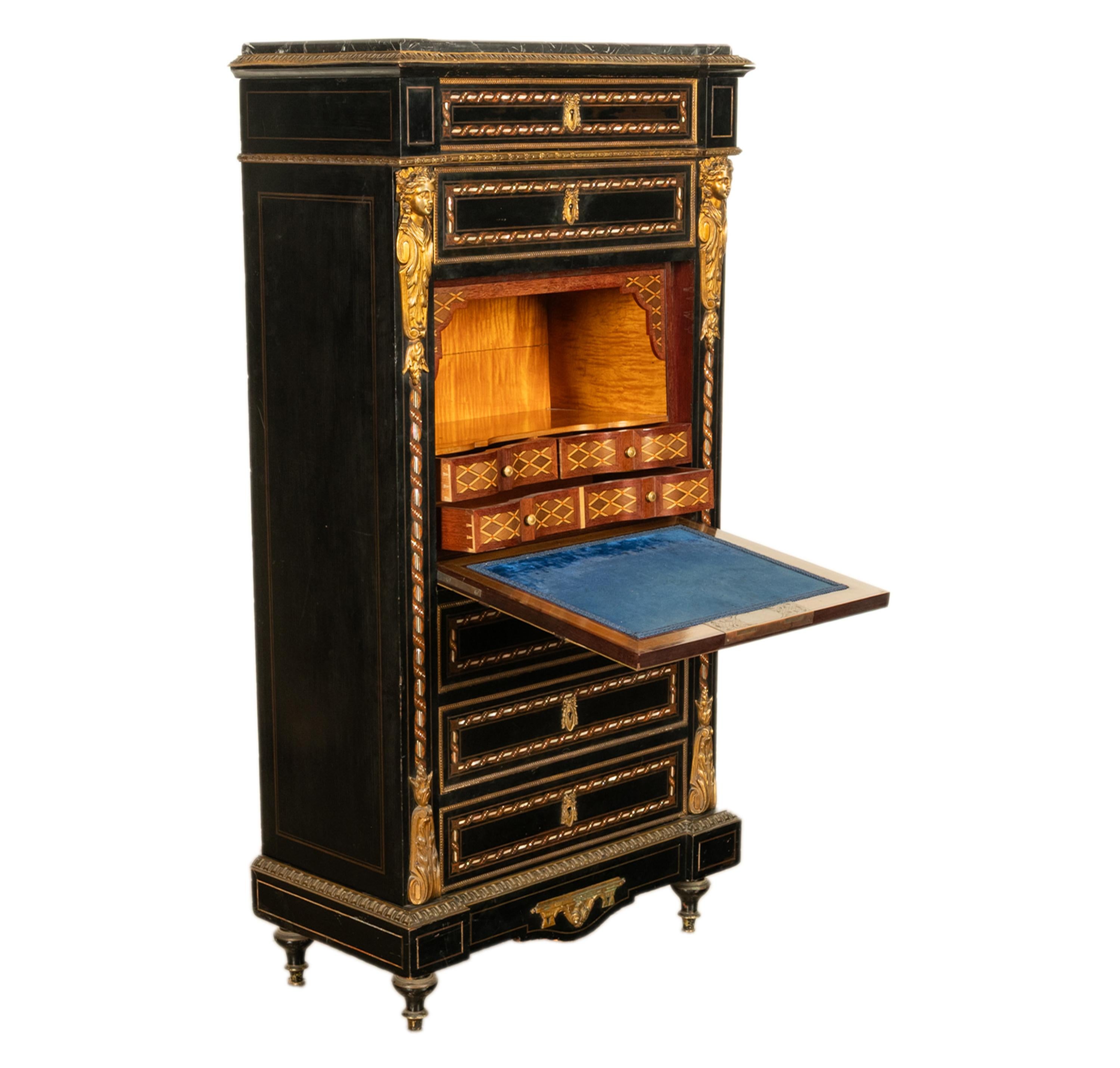 Doré Antiquité française Napoléon III Marqueterie Orfèvrerie Bureau Secretaire Coffre 1860 en vente