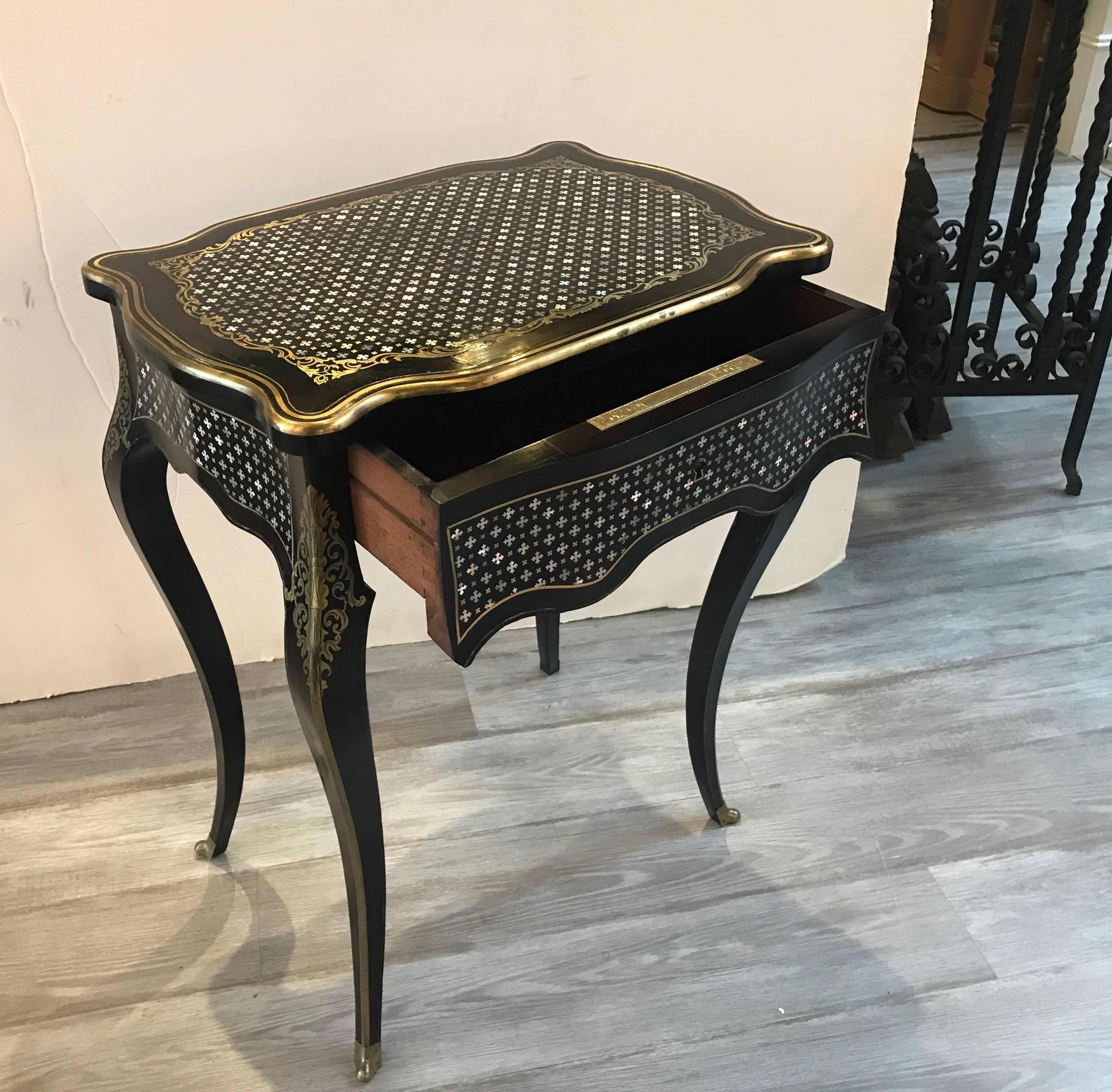Antique French Napoleon III Inlaid Table Vanity In Excellent Condition In Lambertville, NJ