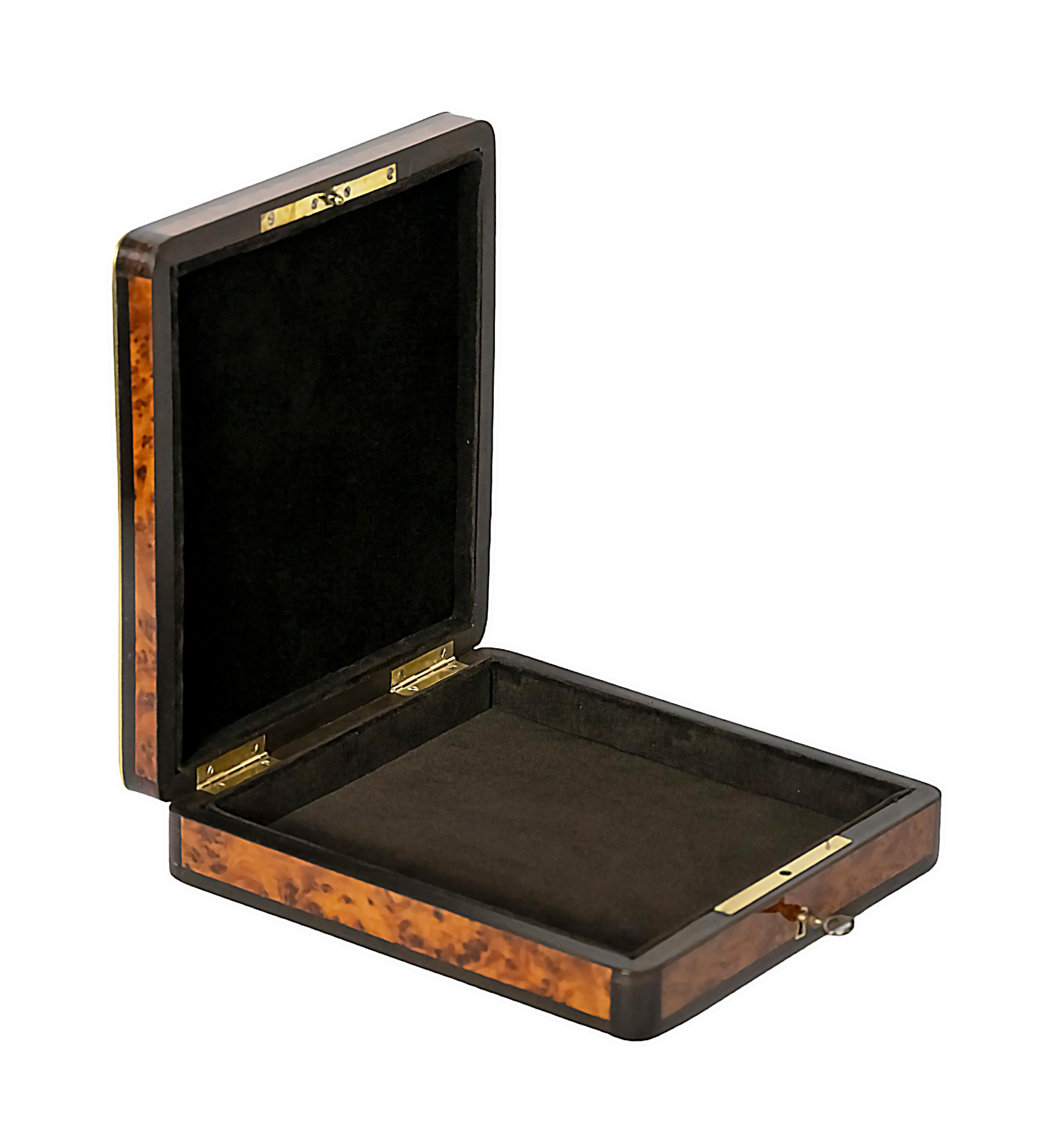Antique French Napoleon III Marquetry Box In Good Condition For Sale In Vilnius, LT